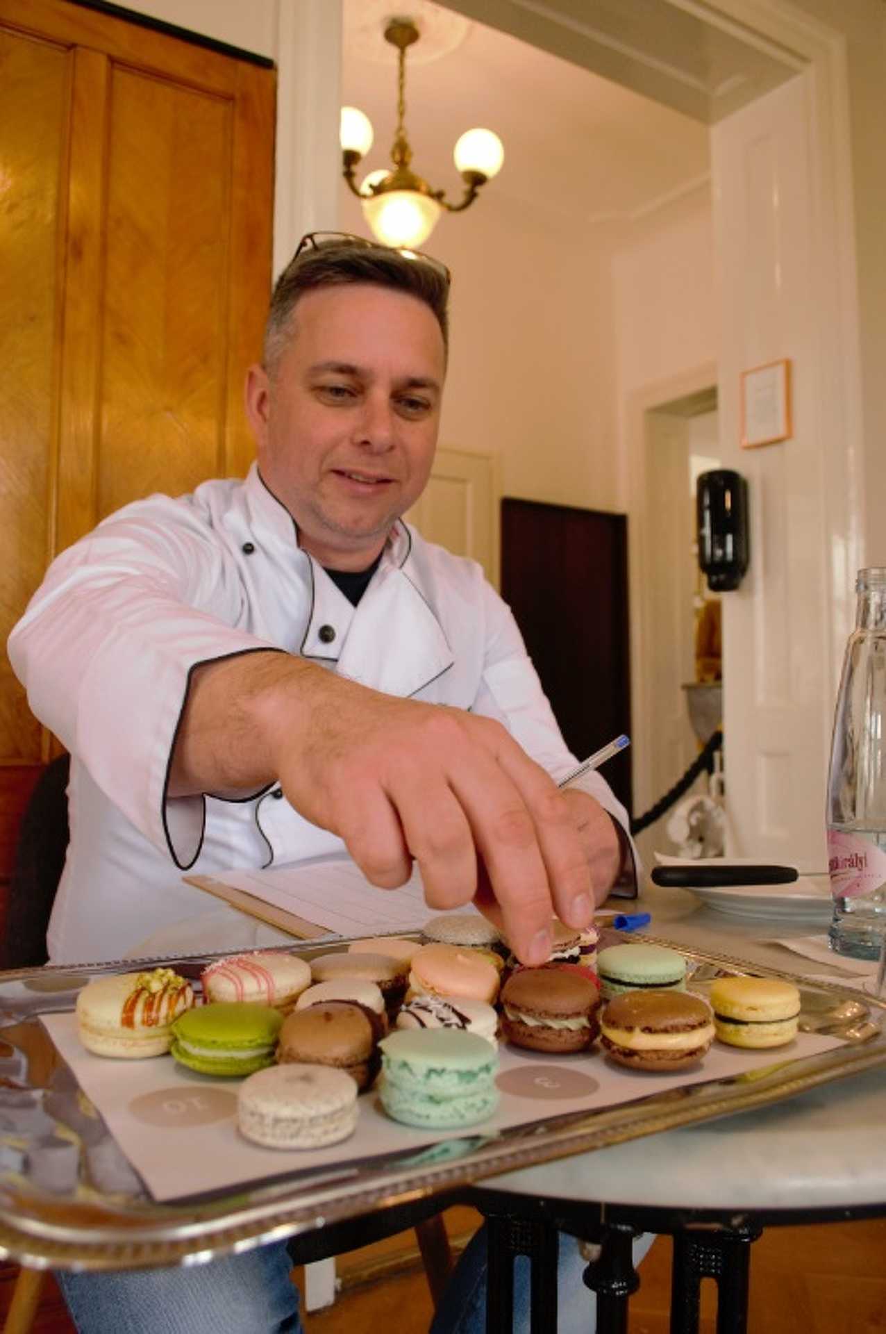 Macaron verseny a szombathelyi Mészáros Cukrászdában