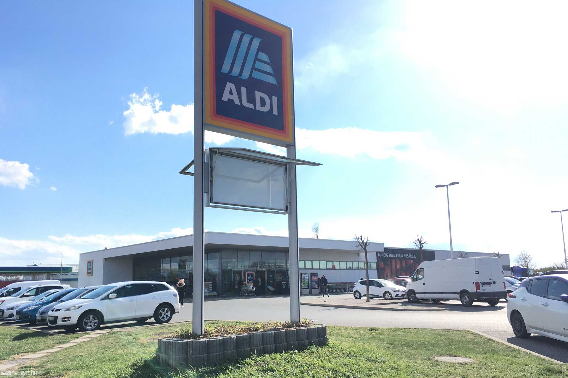 Nincsenek sorok az üzletek előtt