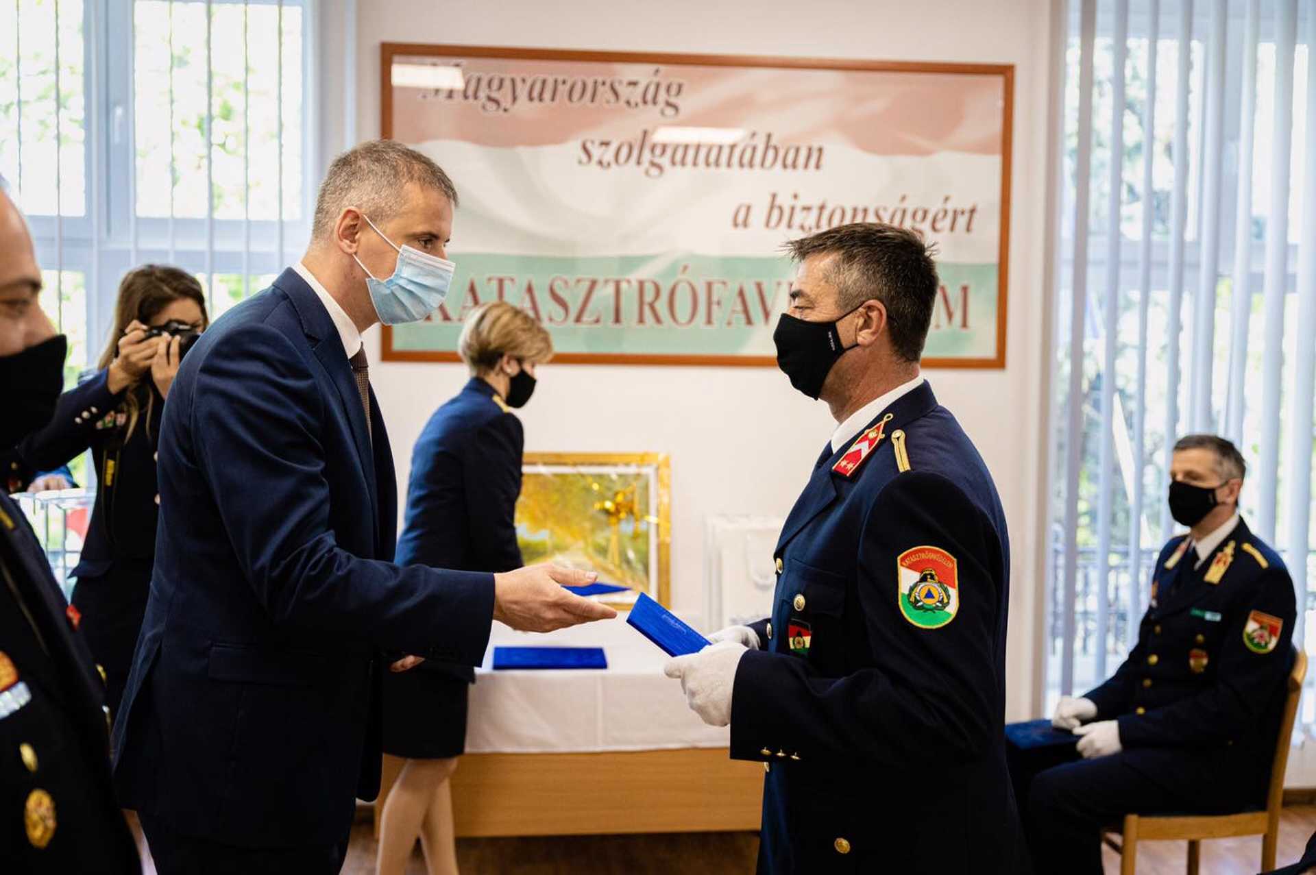 Tűzoltókat jutalmazott a város Szent Flórián napja alkalmából