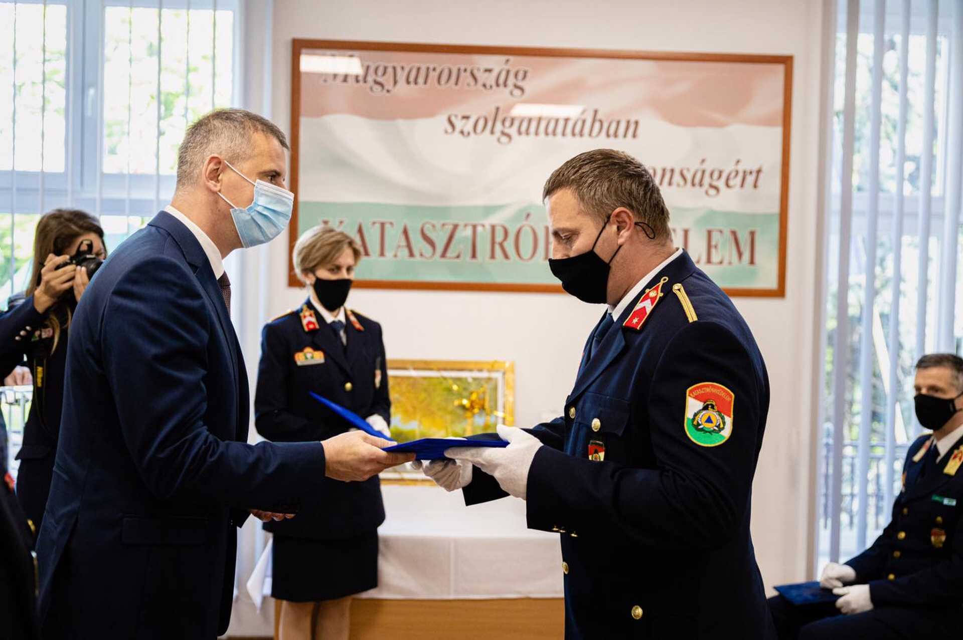 Tűzoltókat jutalmazott a város Szent Flórián napja alkalmából