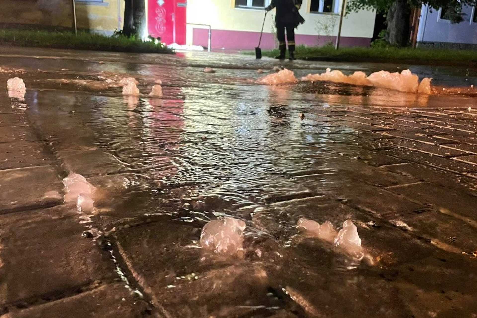 Víz árasztott el egy utcát Kőszegen