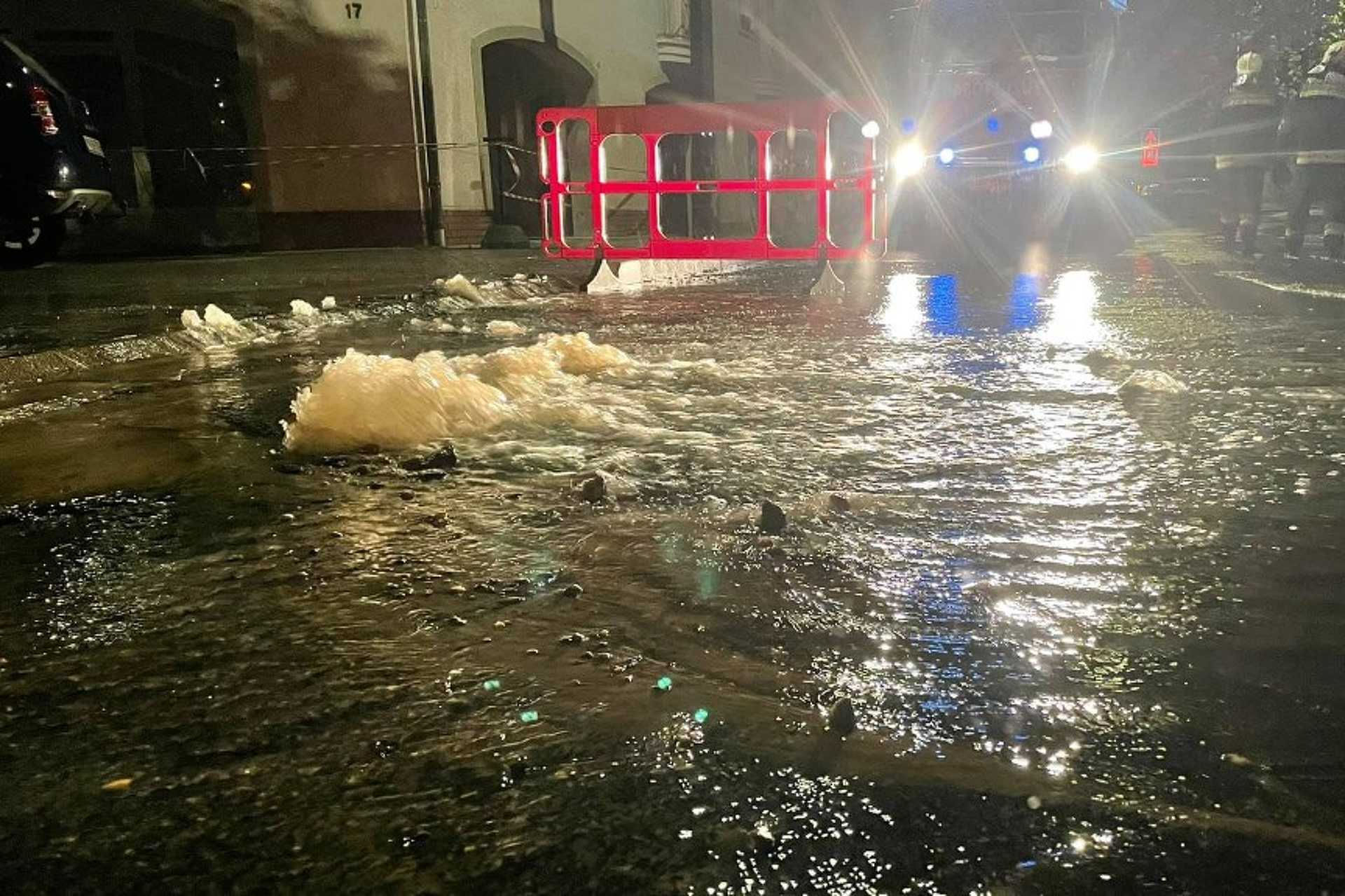 Víz árasztott el egy utcát Kőszegen