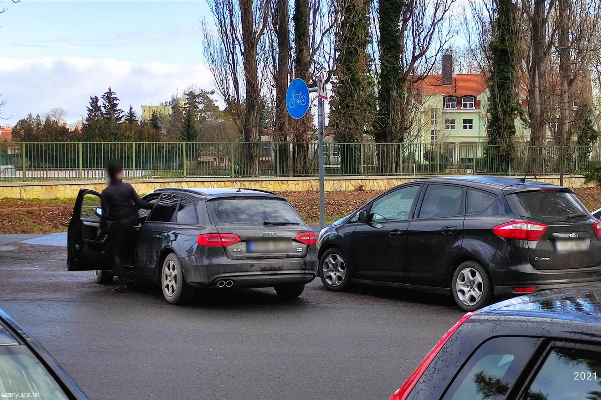 Szabálytalan és kreatív parkolások Szombathelyen: Markusovszky utca