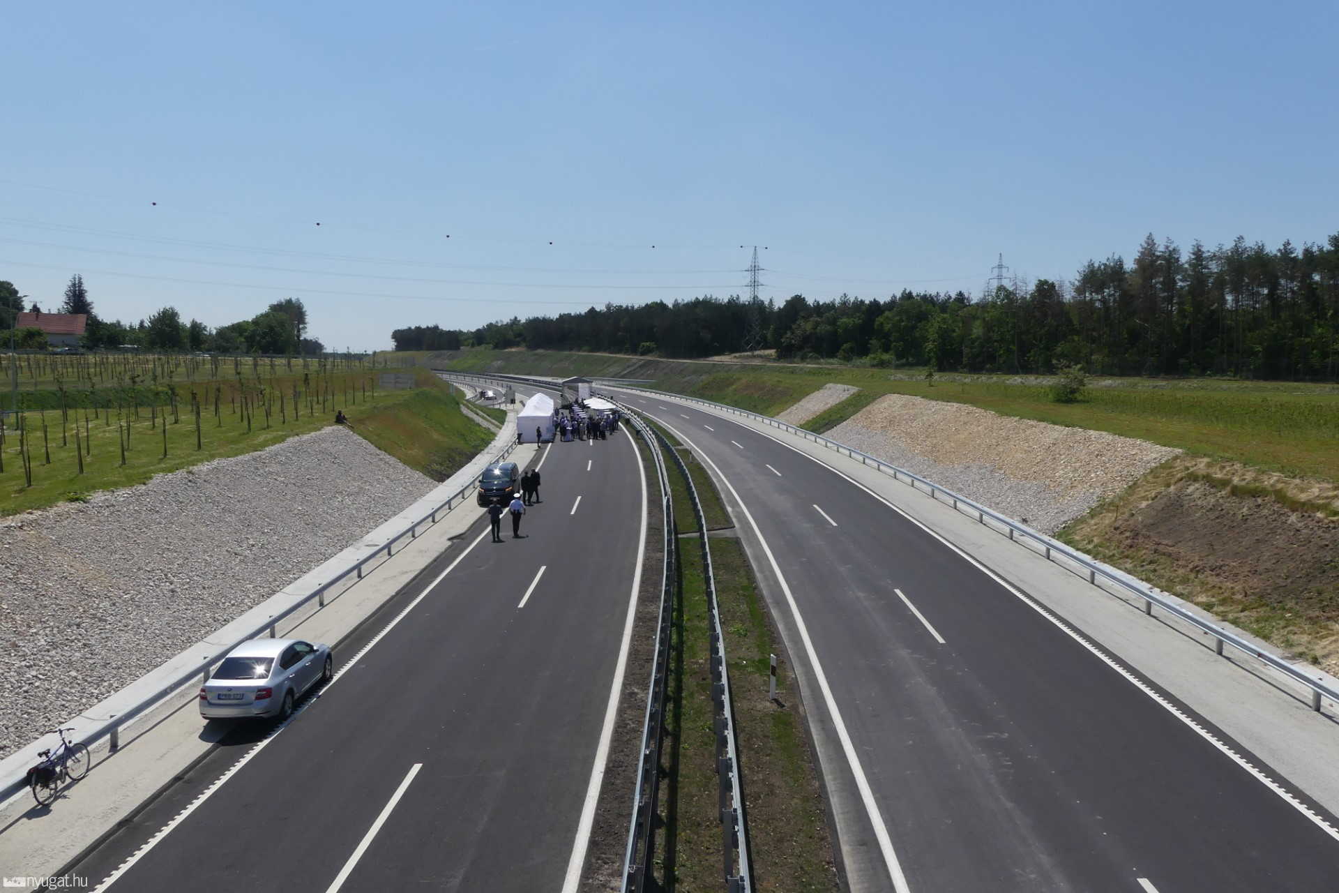 Az M85 újabb szakaszának átadása