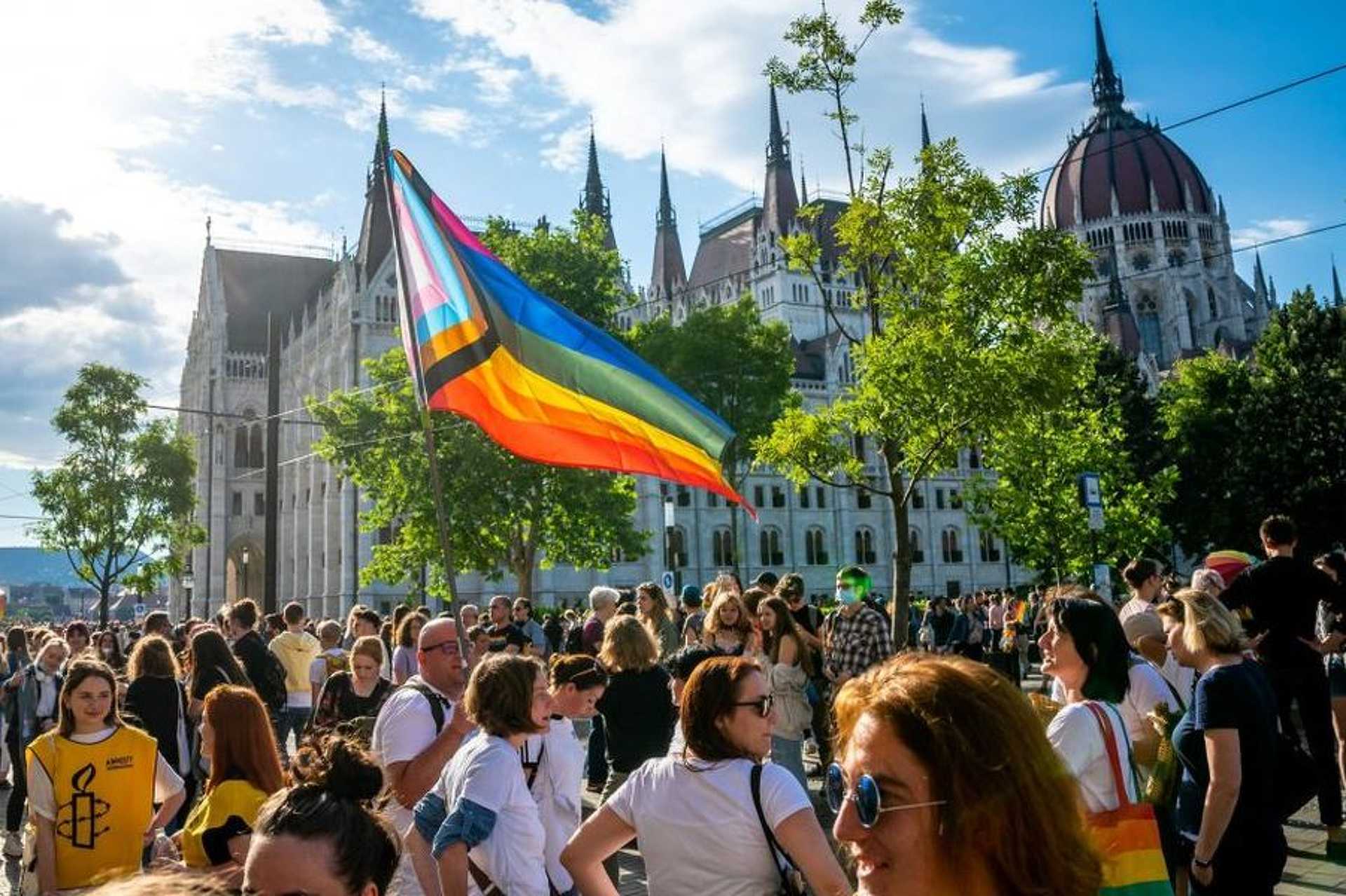 Tüntetls a homofób törvény ellen