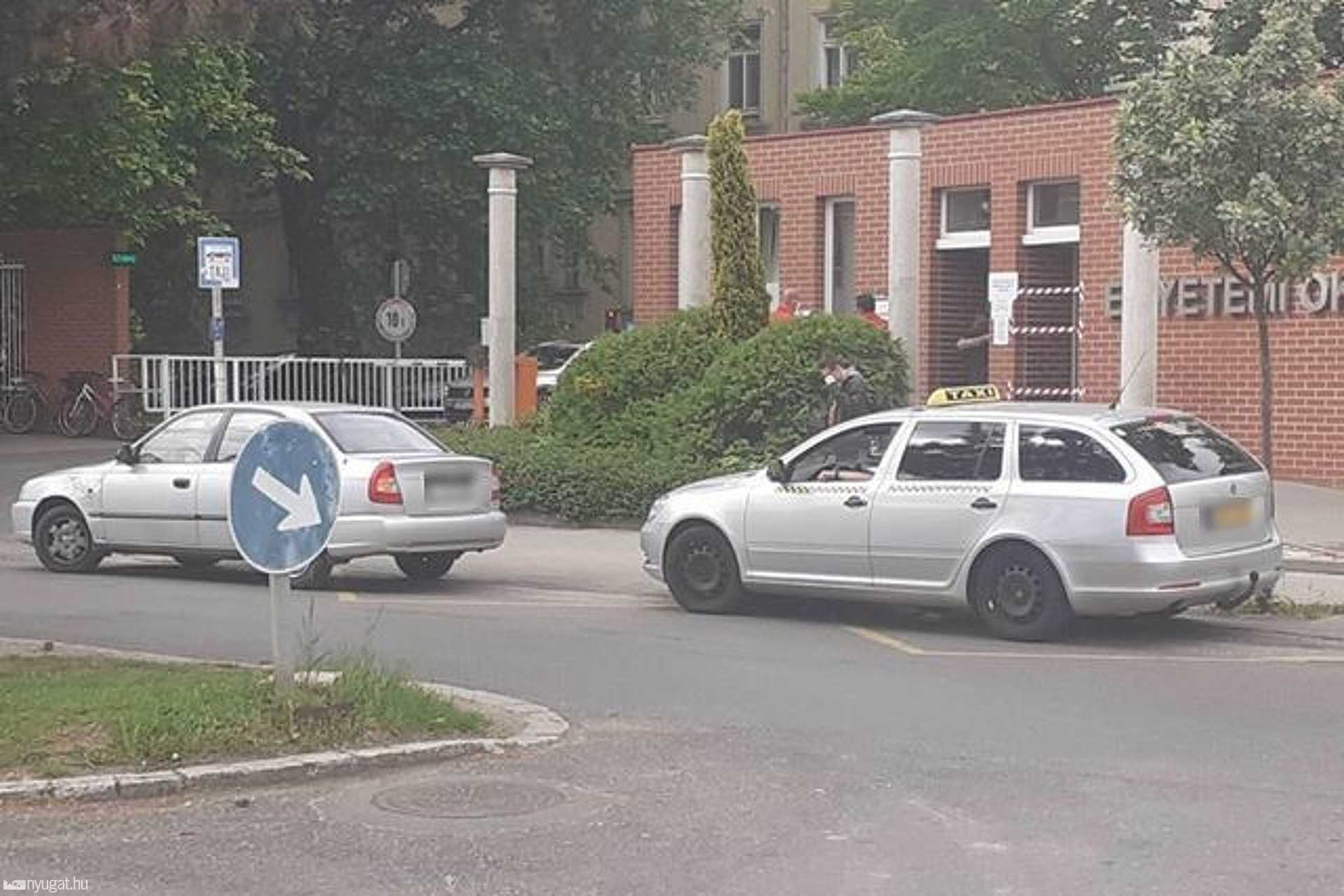Szabálytalan és kreatív parkolások Szombathelyen: inkognitó taxik 