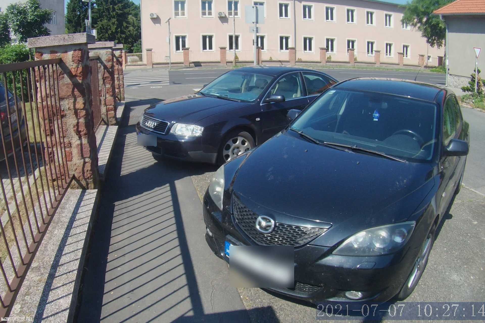 Szabálytalan és kreatív parkolások Szombathelyen - Rendőrség, Deák Ferenc utca