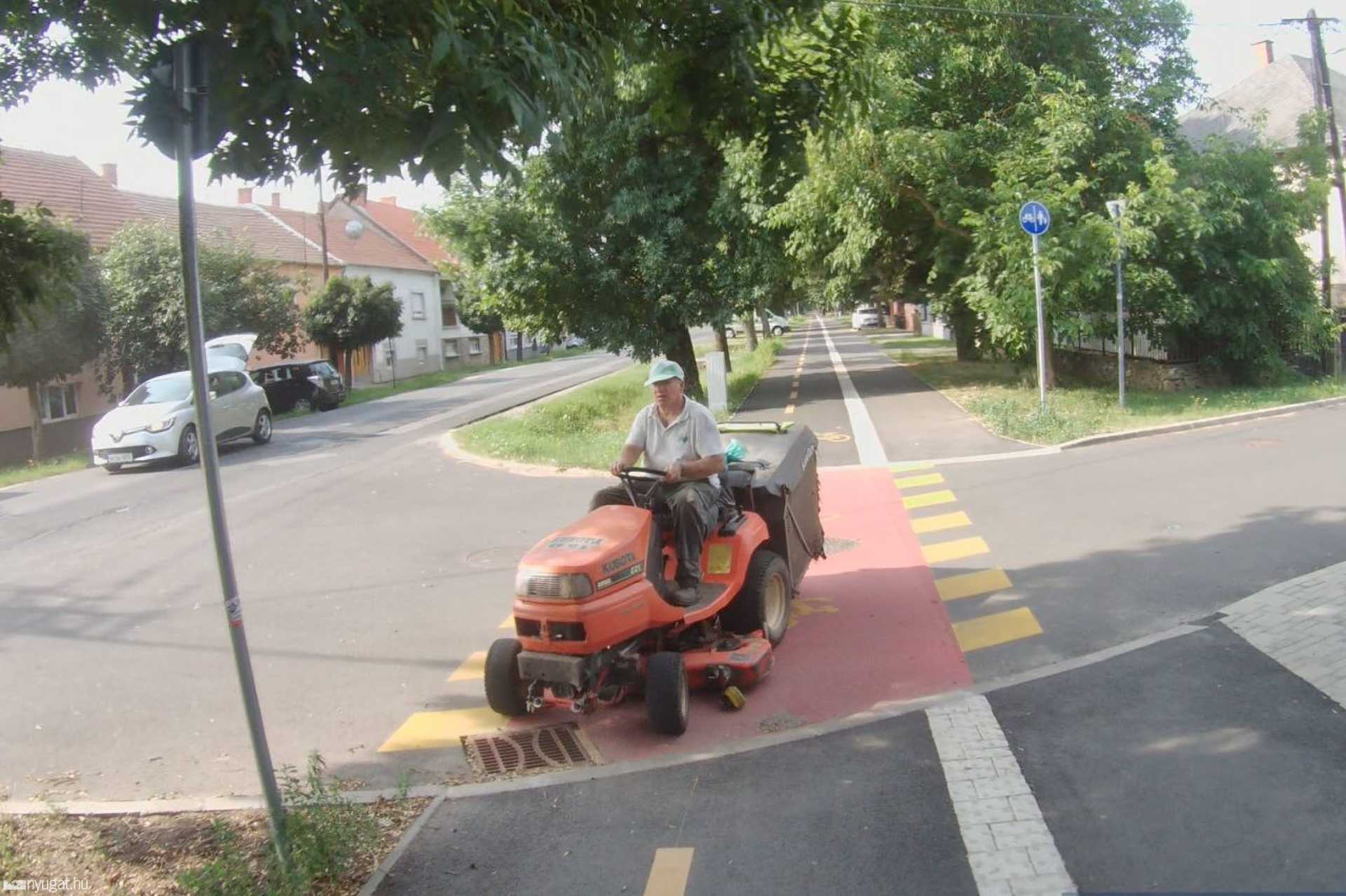 Külső Nárai út kerékpárút
