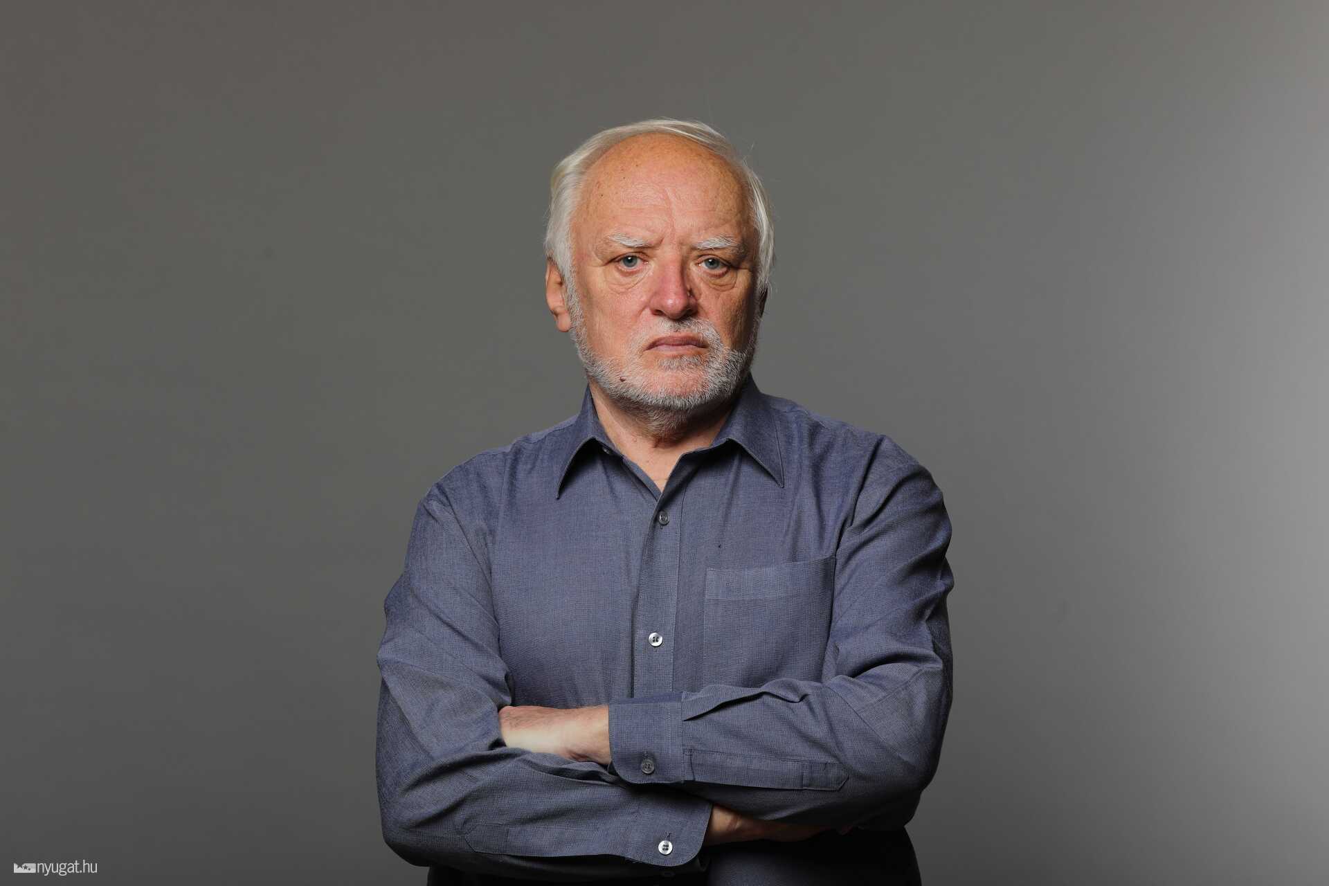 Arató András, vagy ahogy a világ ismeri: Hide the Pain Harold