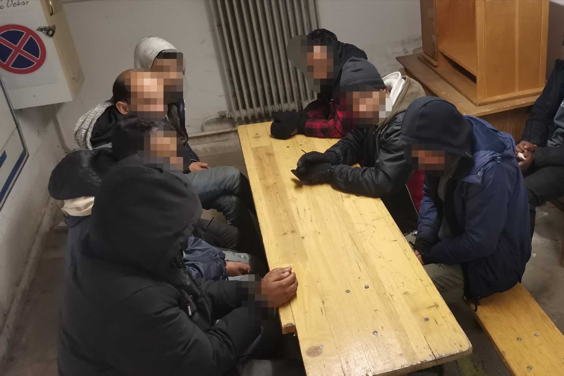 Nyolc migráns ült a szerb férfi autójában