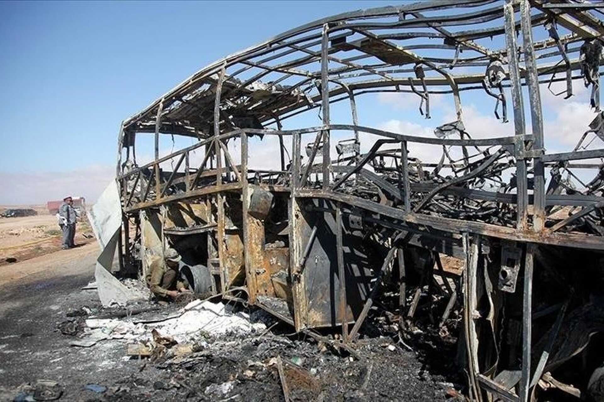 45-en meghaltak, miután kigyulladt és lehajtott az autópályáról egy busz Bulgáriában