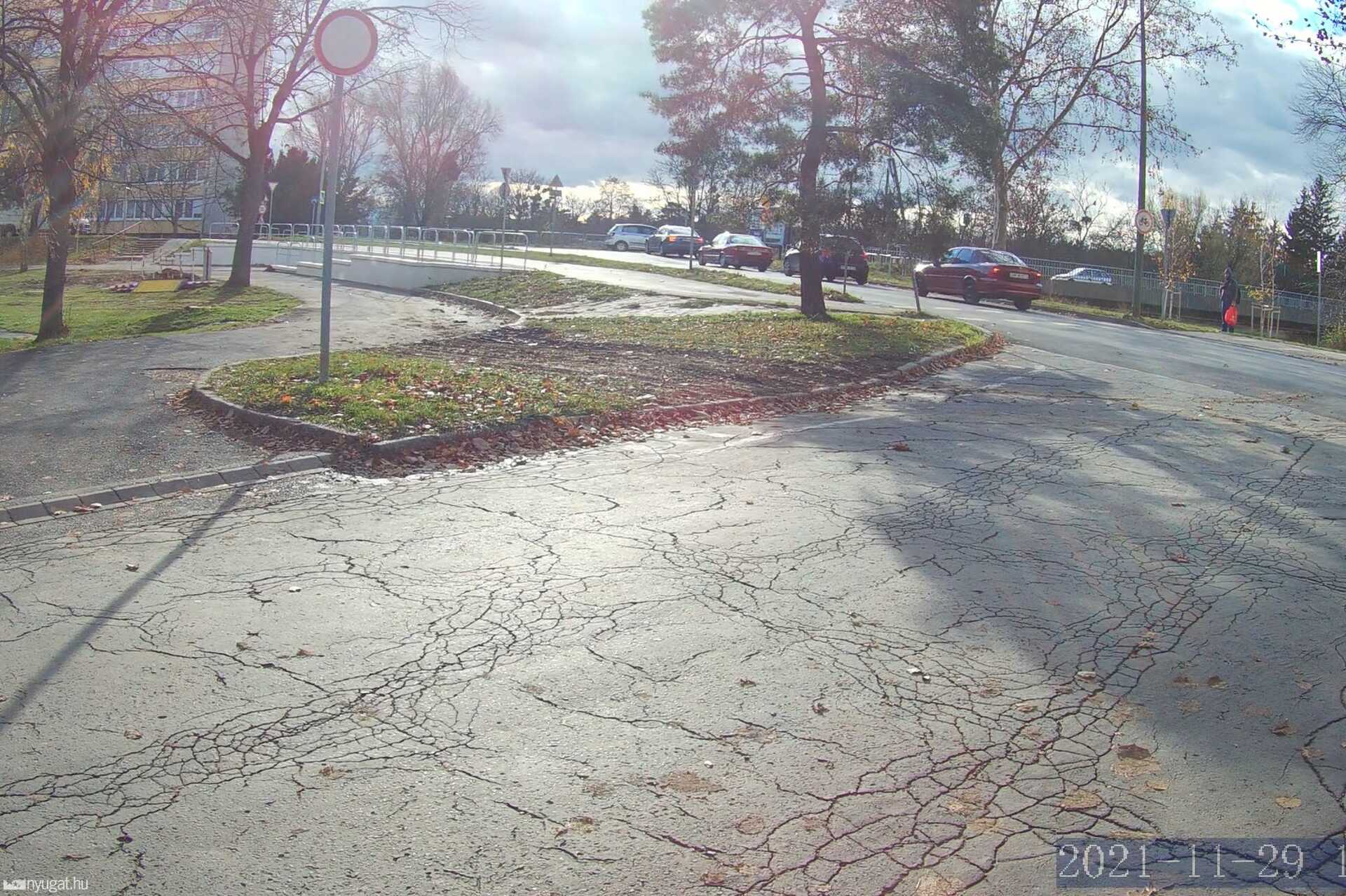 Szabálytalan és kreatív parkolások Szombathelyen