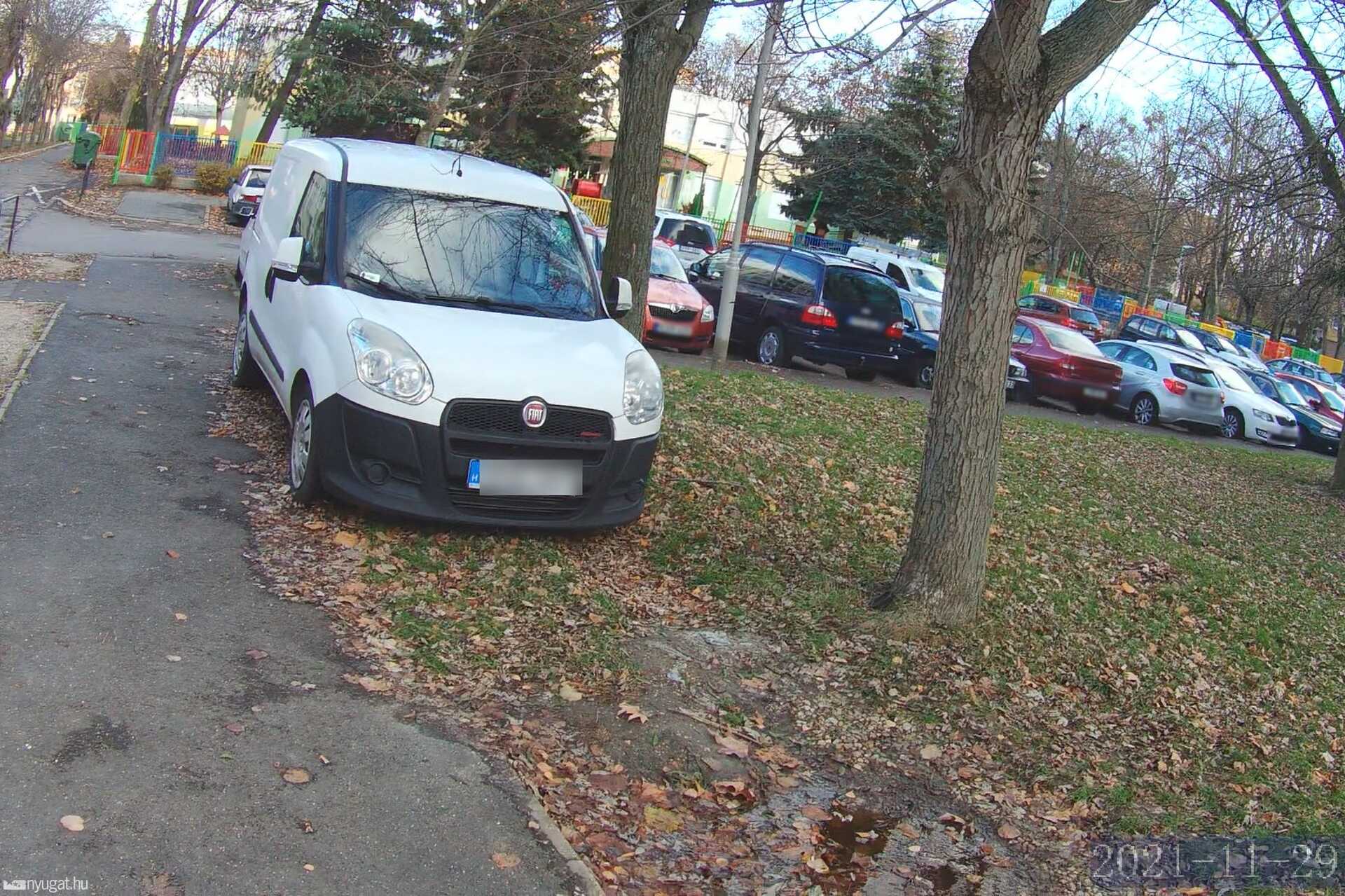 Szabálytalan és kreatív parkolások Szombathelyen