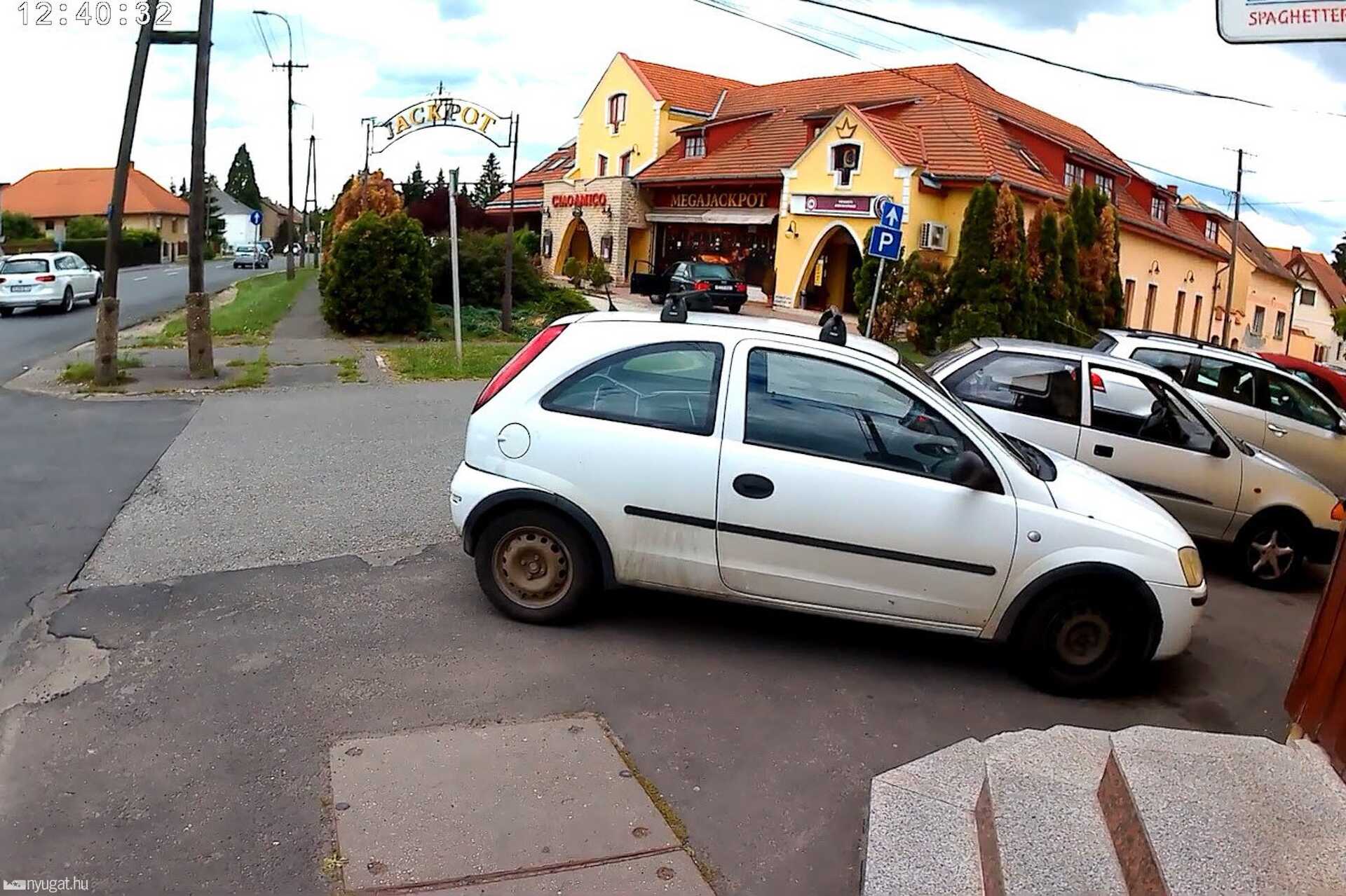 Szabálytalan és kreatív parkolások Szombathelyen: járdafoglalások profiktól
