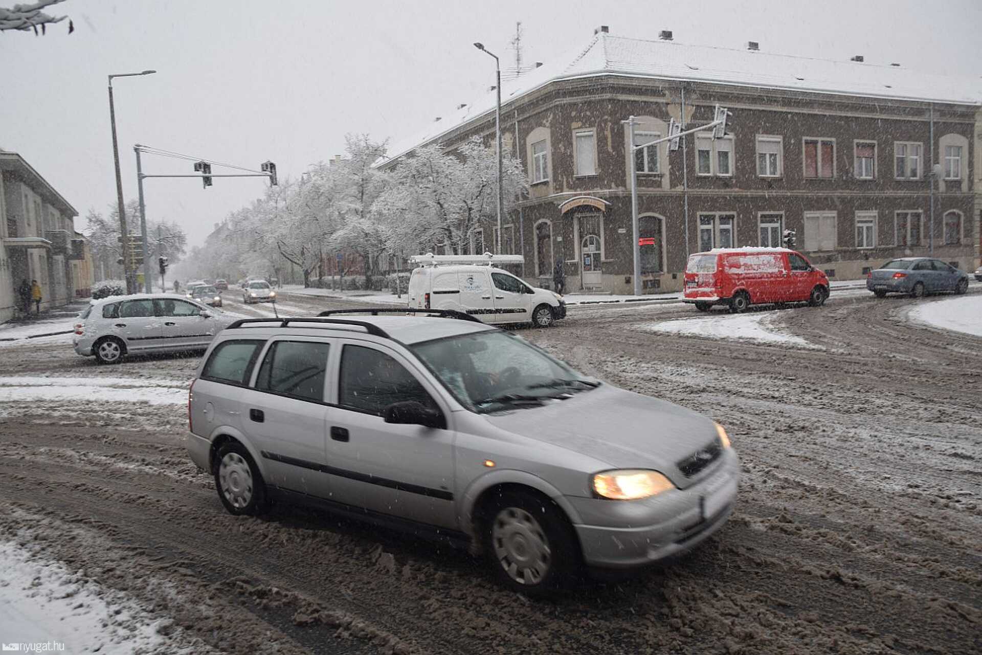 Hó, havazás, havas utak, tél