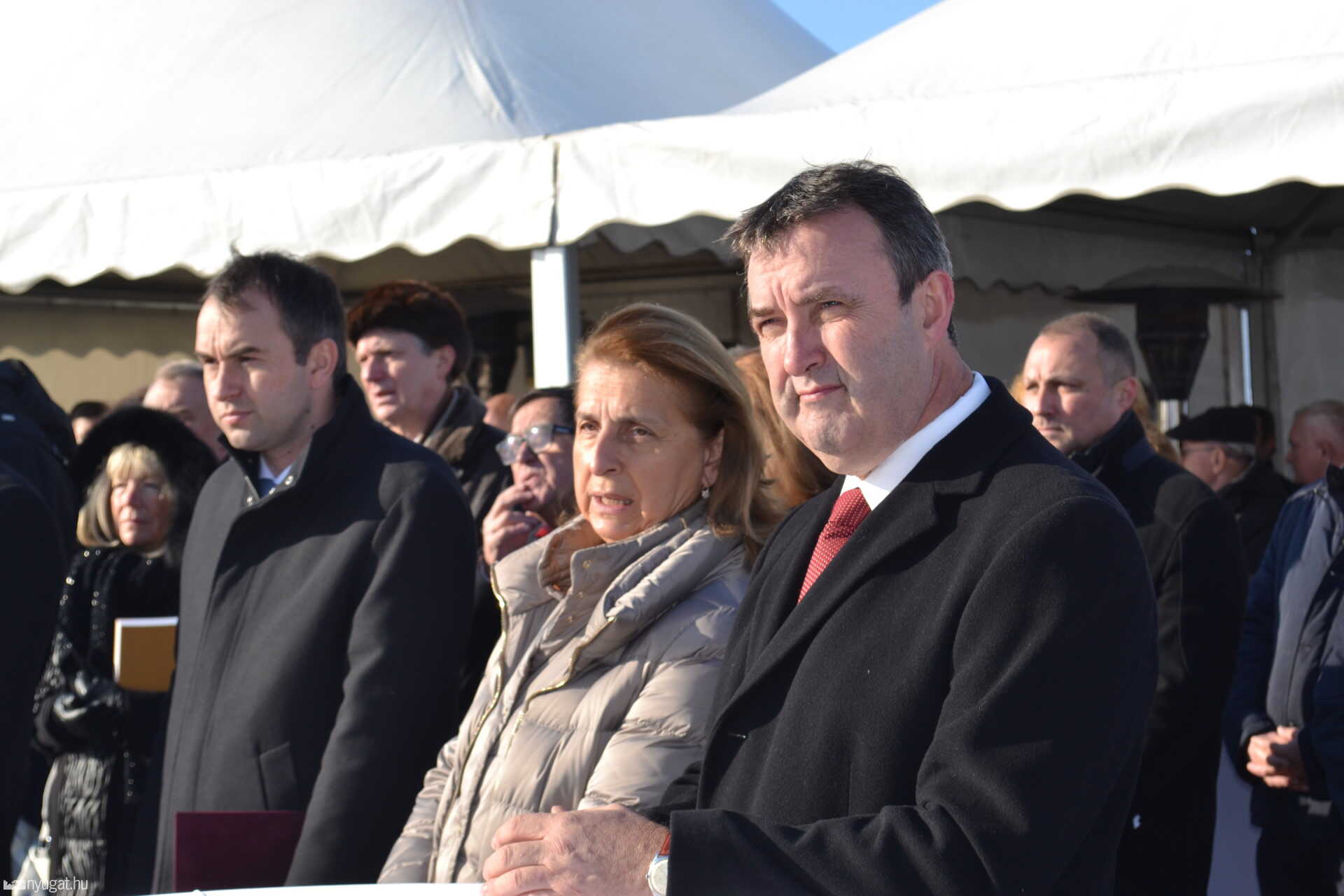 Barcza Attila és Molnár Ágnes országgyűlési képviselők mellett Palkovics László miniszter. 