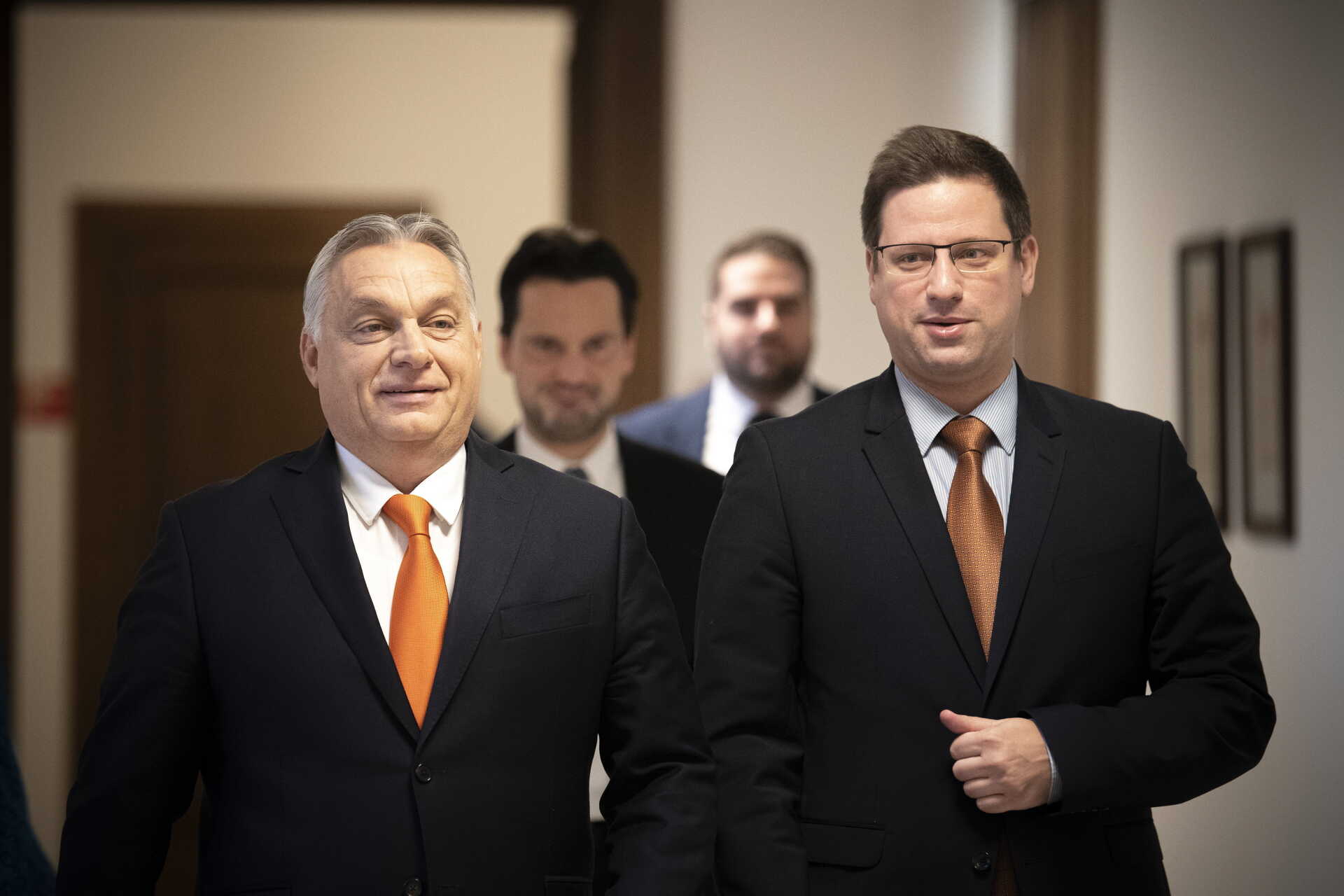 Ikertornyok: Orbán Viktor és Gulyás Gergely