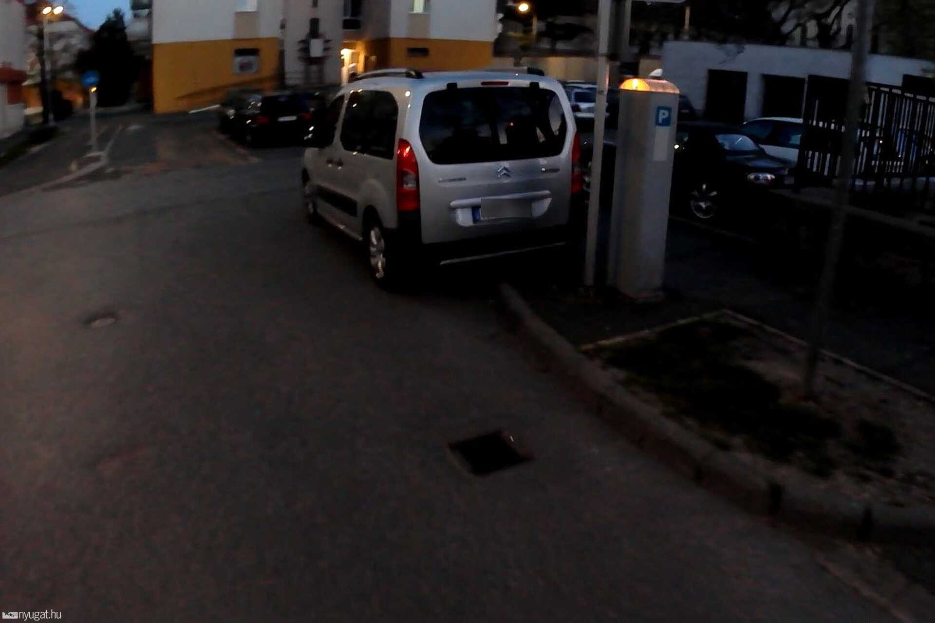 Szabálytalan és kreatív parkolások Szombathelyen: Szabálytalan és kreatív parkolások Szombathelyen: a leleményesség határtalan