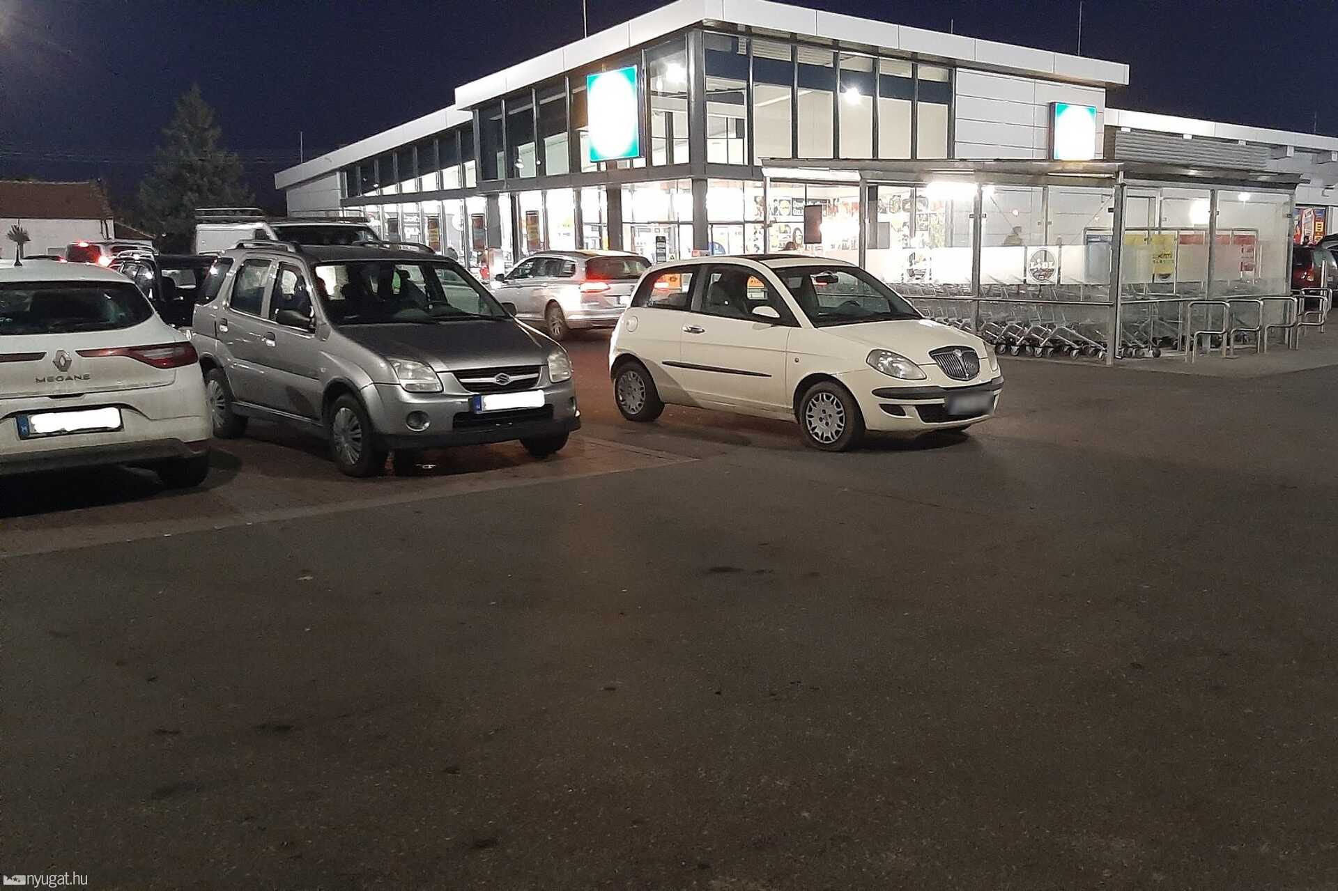 Szabálytalan és kreatív parkolások Szombathelyen