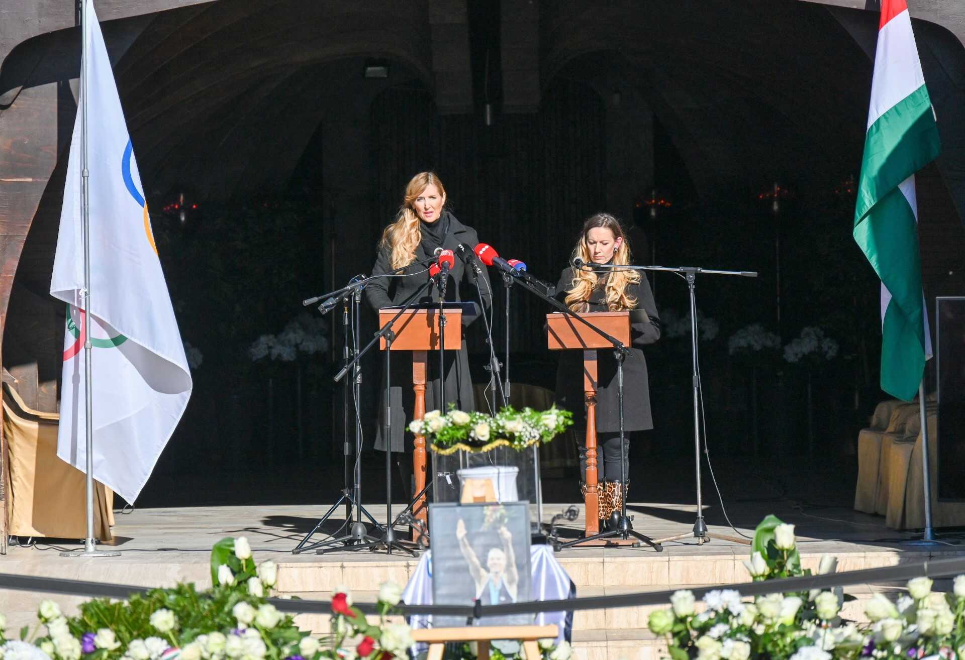 Szabó Tünde sportért felelős államtitkár beszédet mond