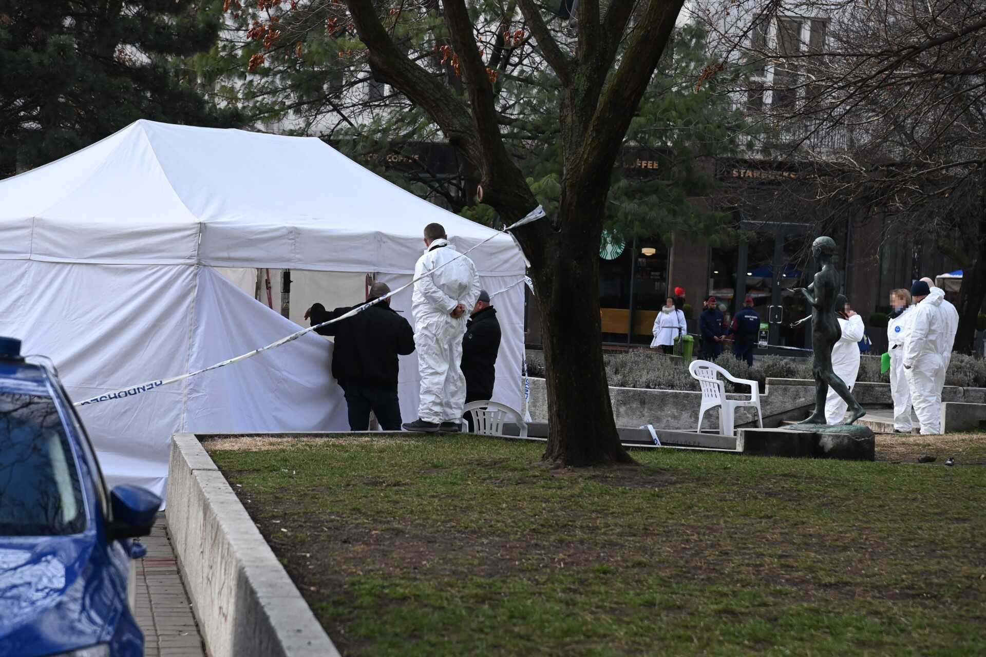 Meghalt két biztonsági őr egy aláírásgyűjtő sátorban Budapesten