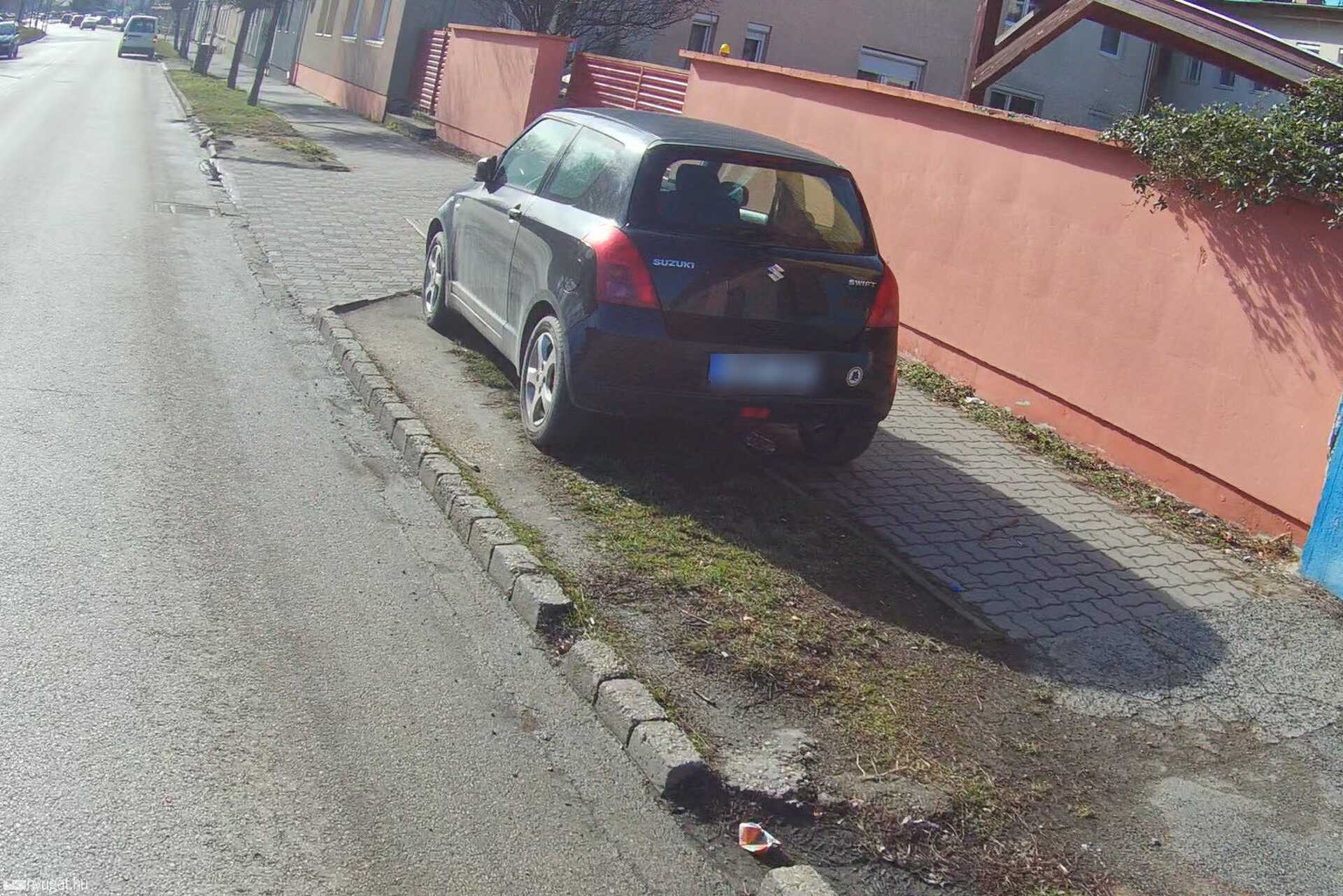 Szabálytalan és kreatív parkolások Szombathelyen