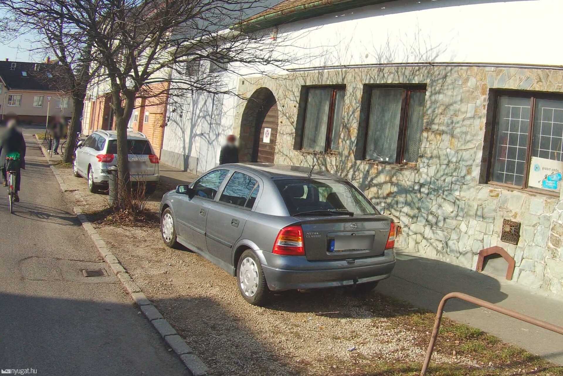Szabálytalan és kreatív parkolások Szombathelyen
