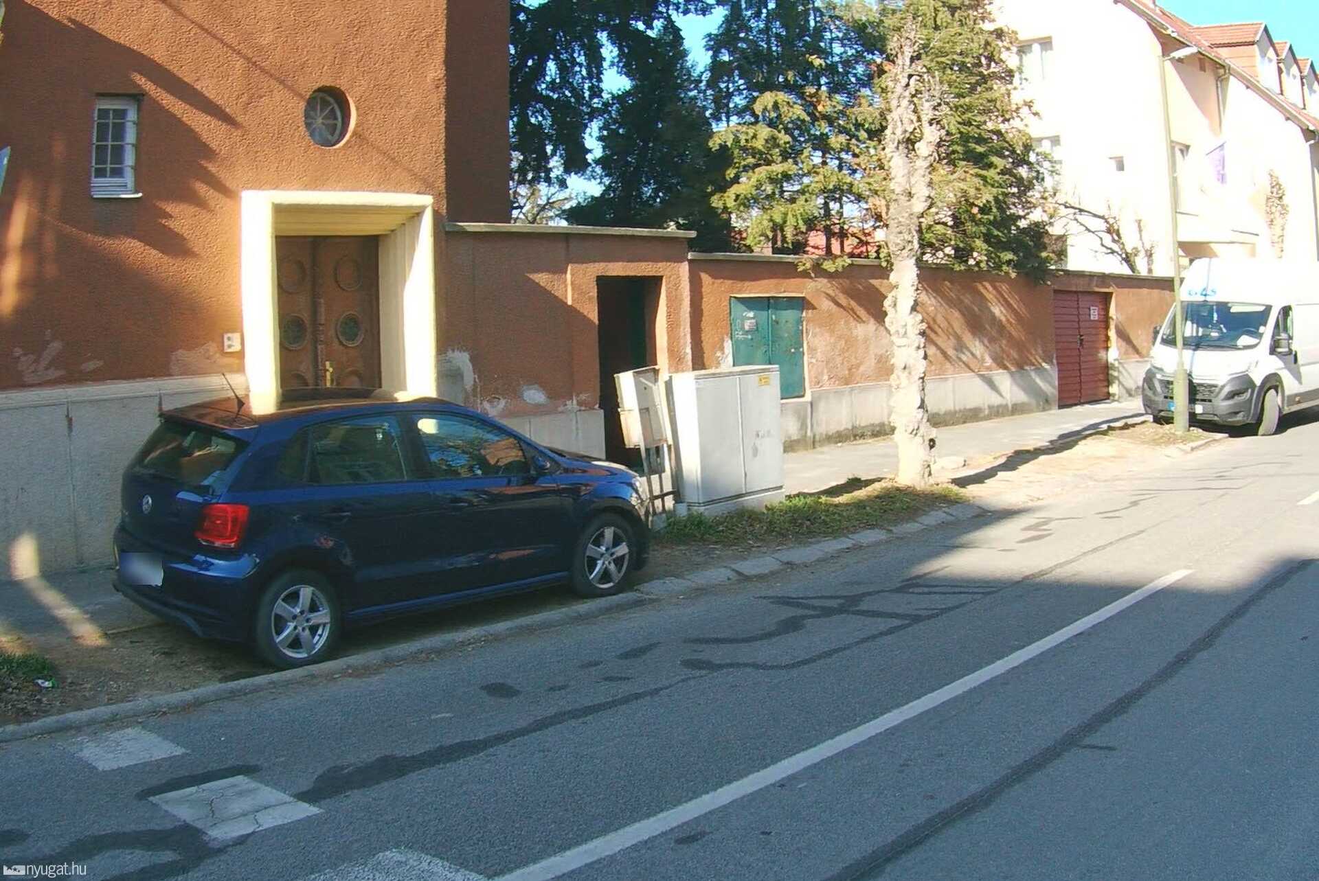 Szabálytalan és kreatív parkolások Szombathelyen