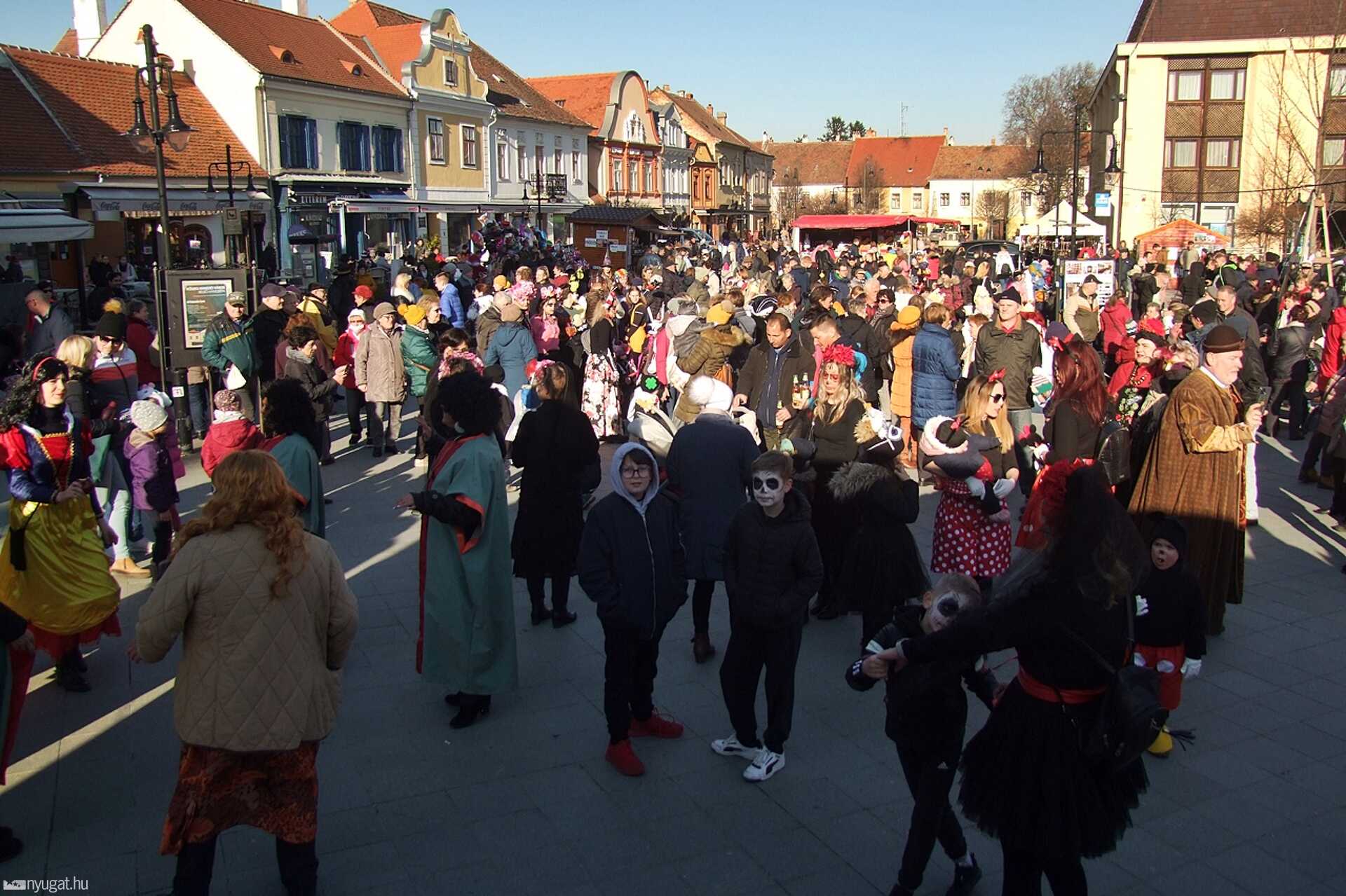 Farsangfarka, jelmezes mulatság Kőszegen 