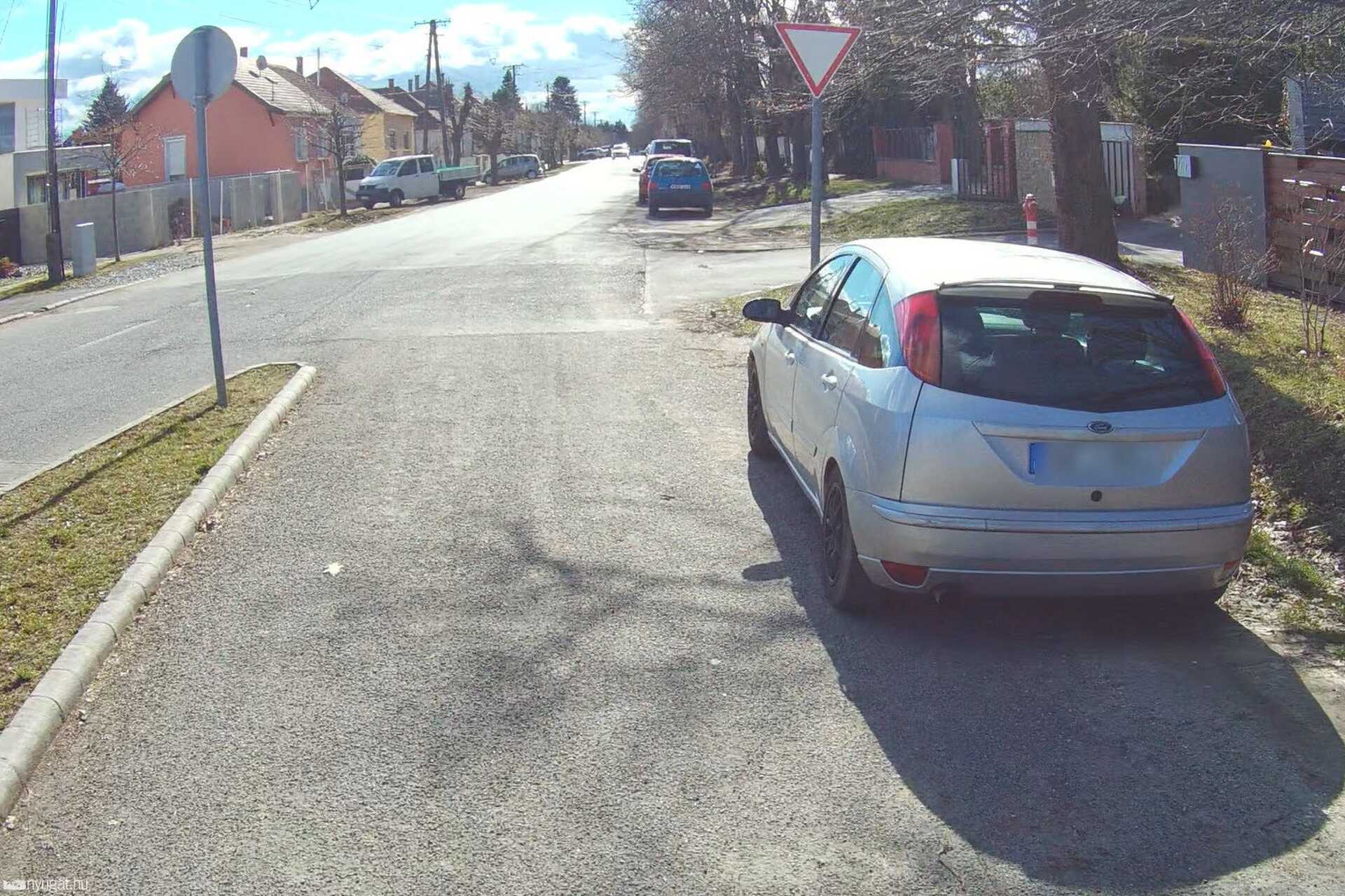 Szabálytalan és kreatív parkolások Szombathelyen