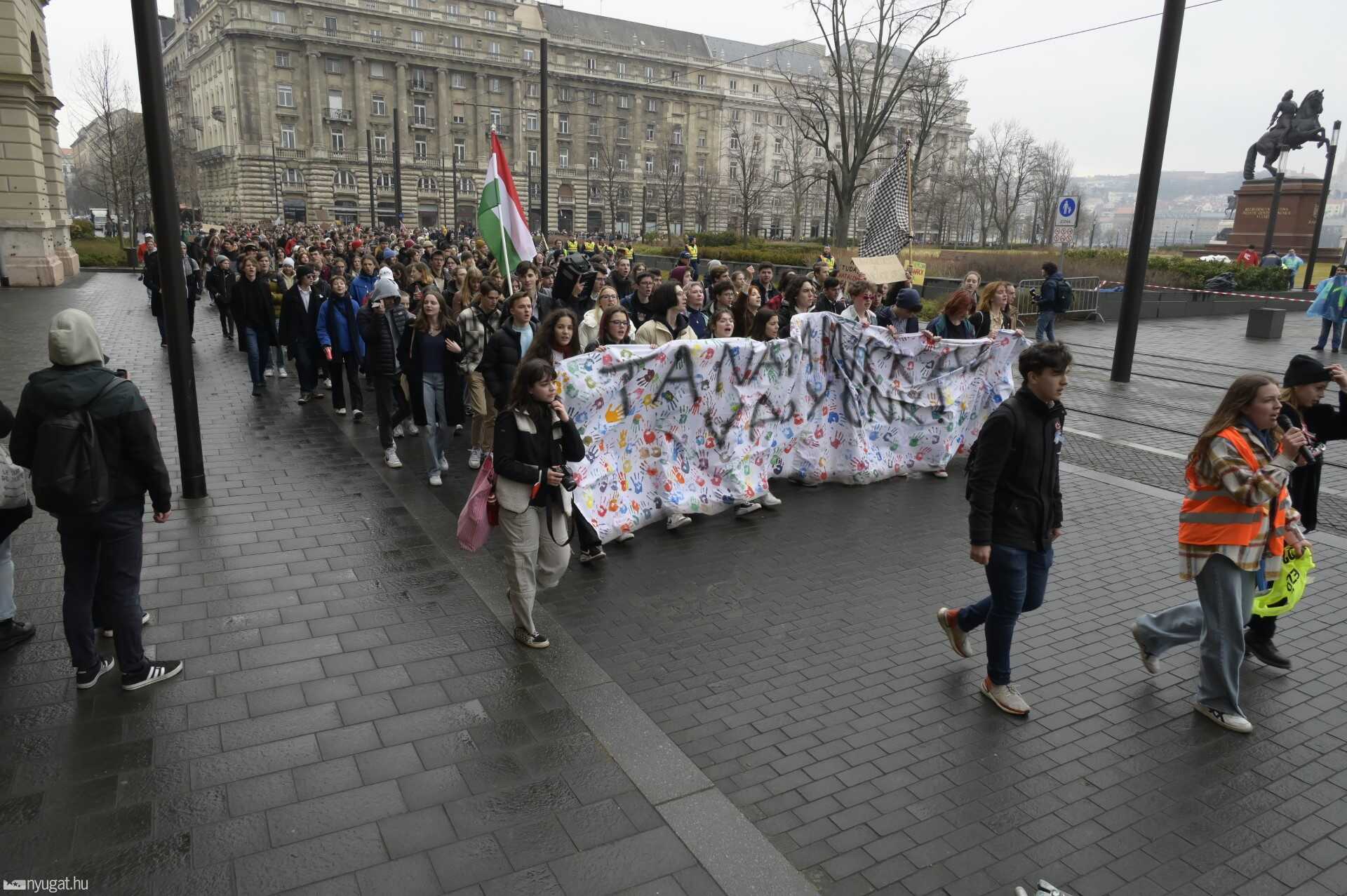Diákok a Tanárokért - Szolidaritási menet Budapesten