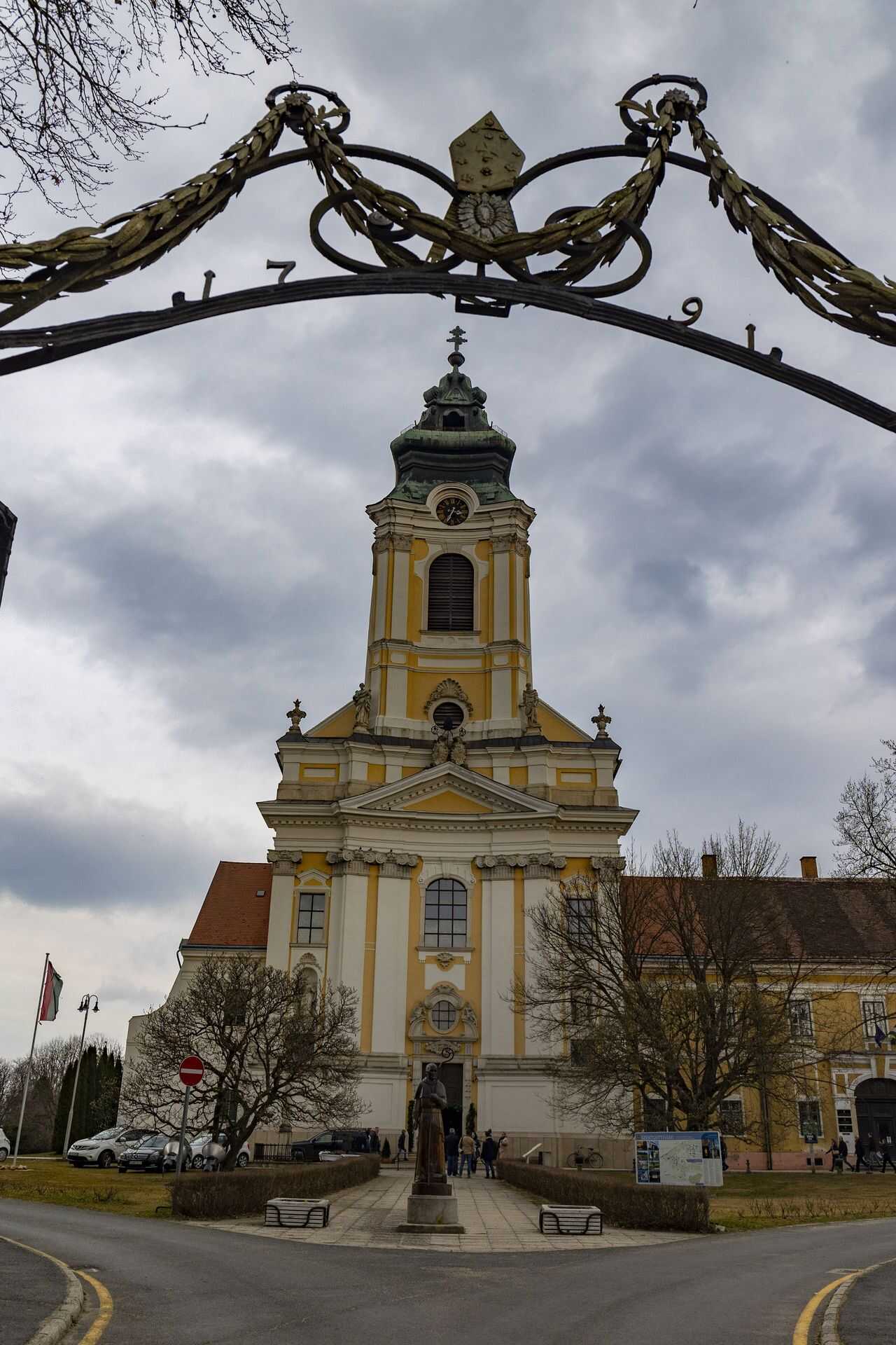 Teljesen megújult Szentgotthárd római katolikus barokk temploma 