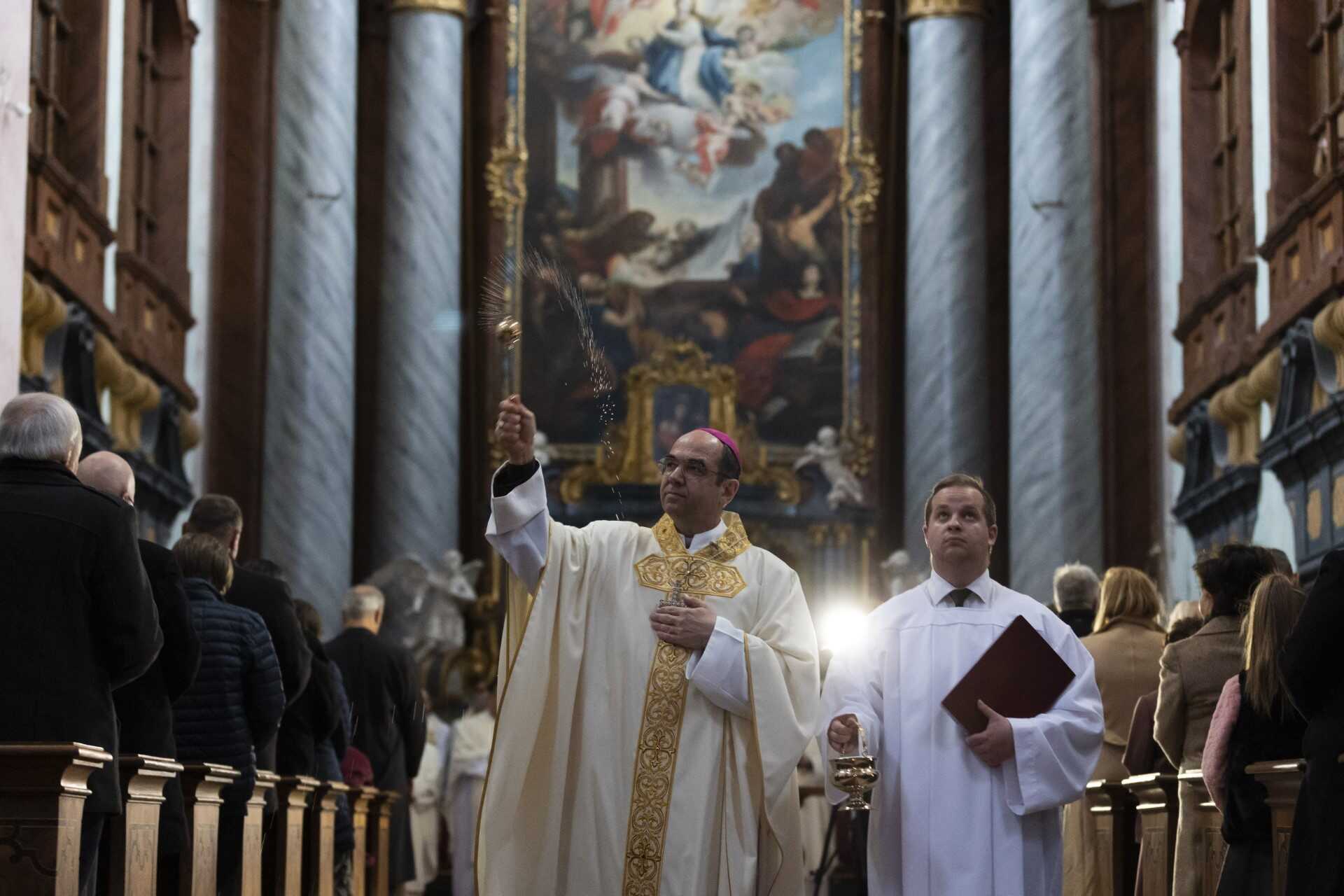 Teljesen megújult Szentgotthárd római katolikus barokk temploma 
