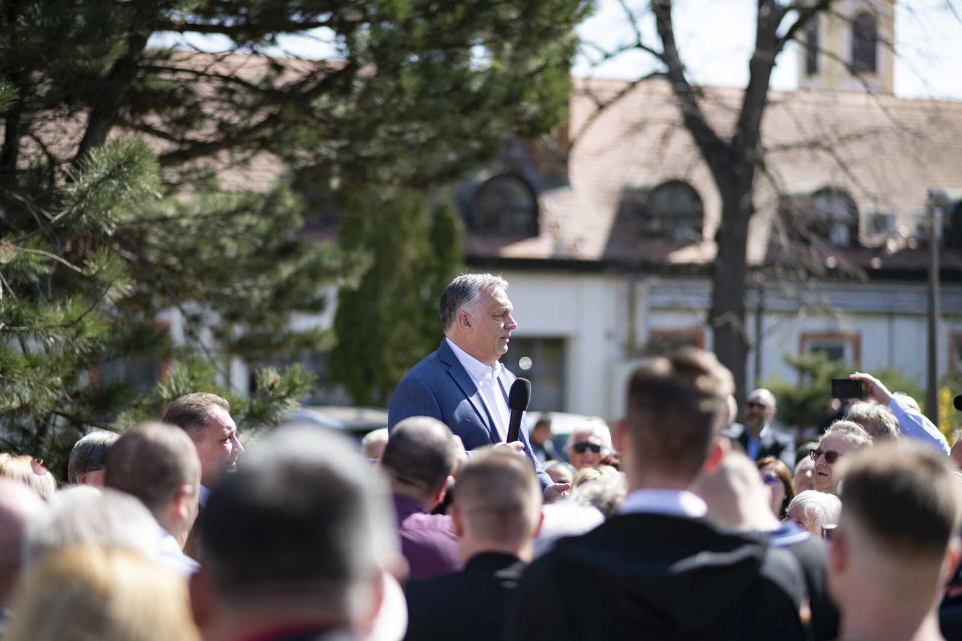 Orbán Viktor győri választókkal találkozott