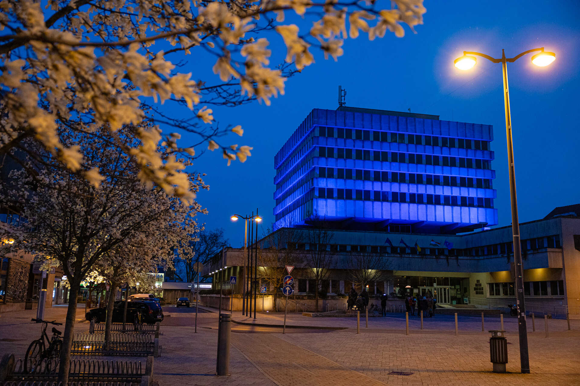 Kék lett a szombathelyi városháza az Autizmus Világnapján
