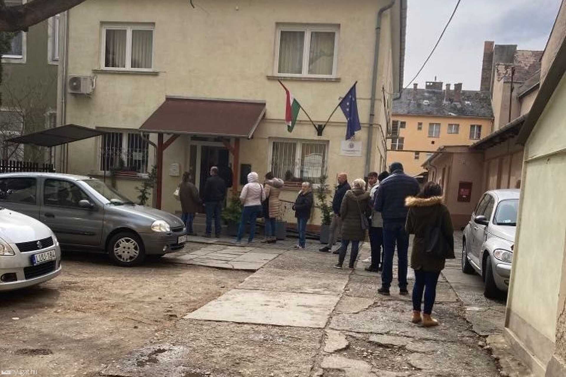 Választás 2022 - Sor a Király utcában