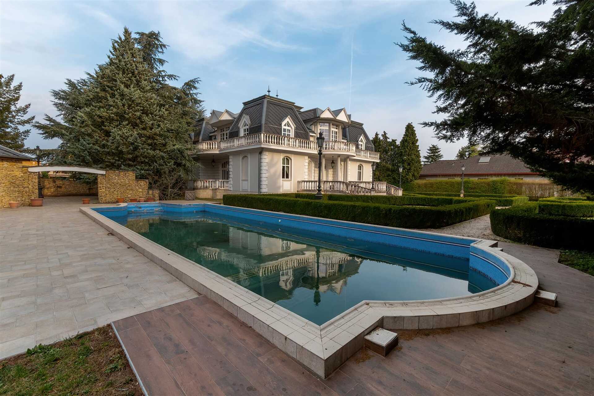 Egymilliárdos villa Szombathelyen