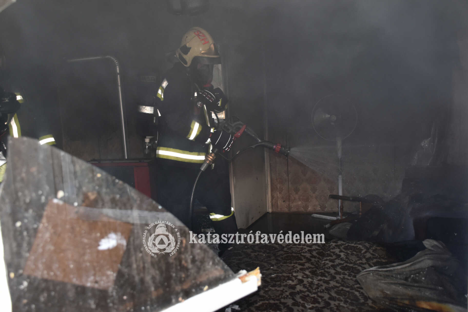 Kigyulladt egy lakás Szombathelyen, madárpókokat mentettek a tűzoltók