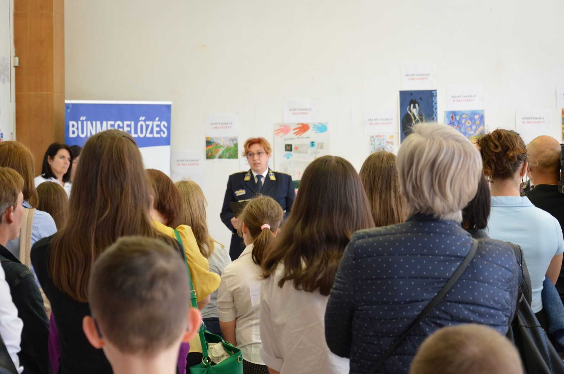 Versíró és plakátkészítő pályázat nyertesei