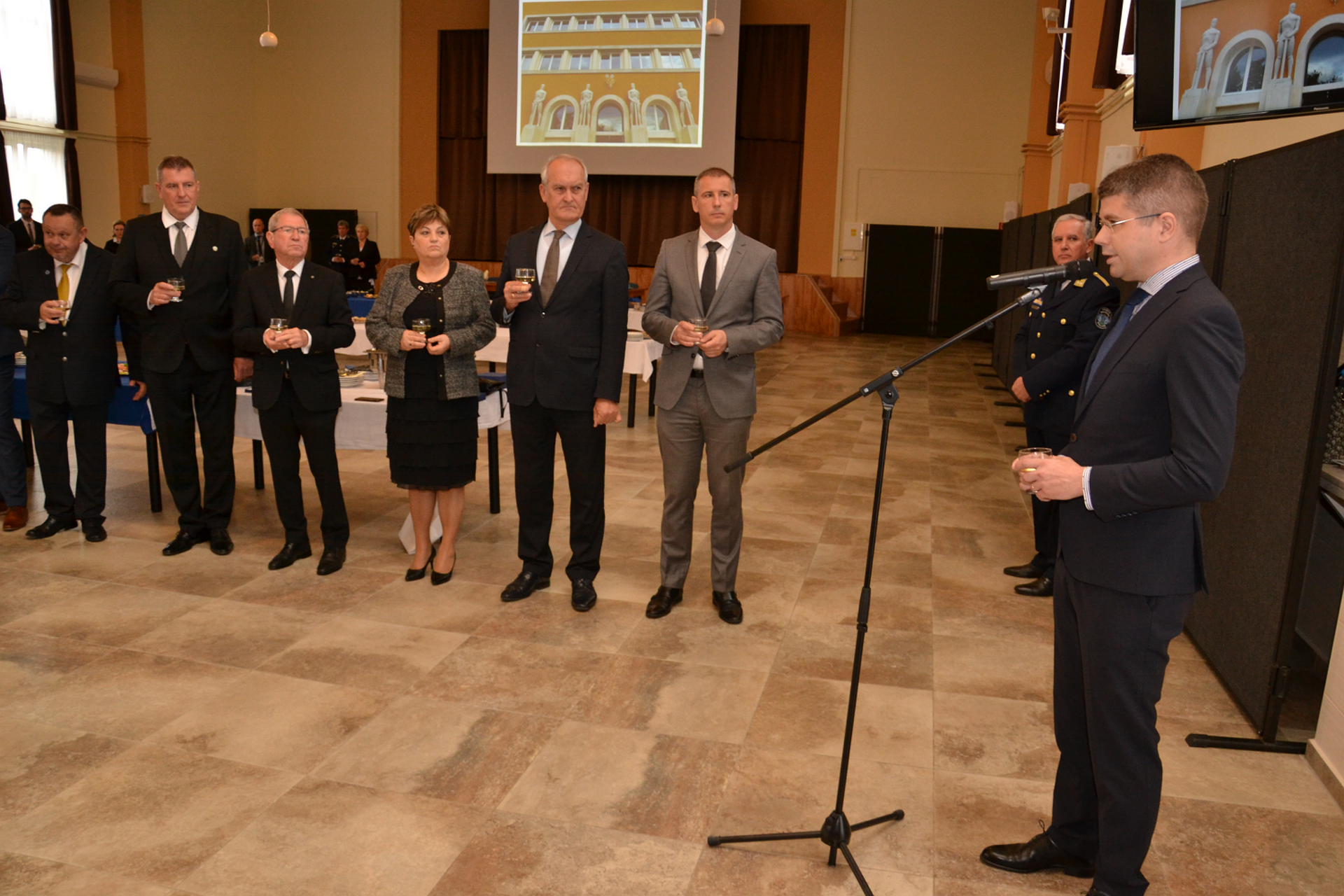 A Rendőrség Napja alkalmából jutalmakat adtak át Szombathelyen