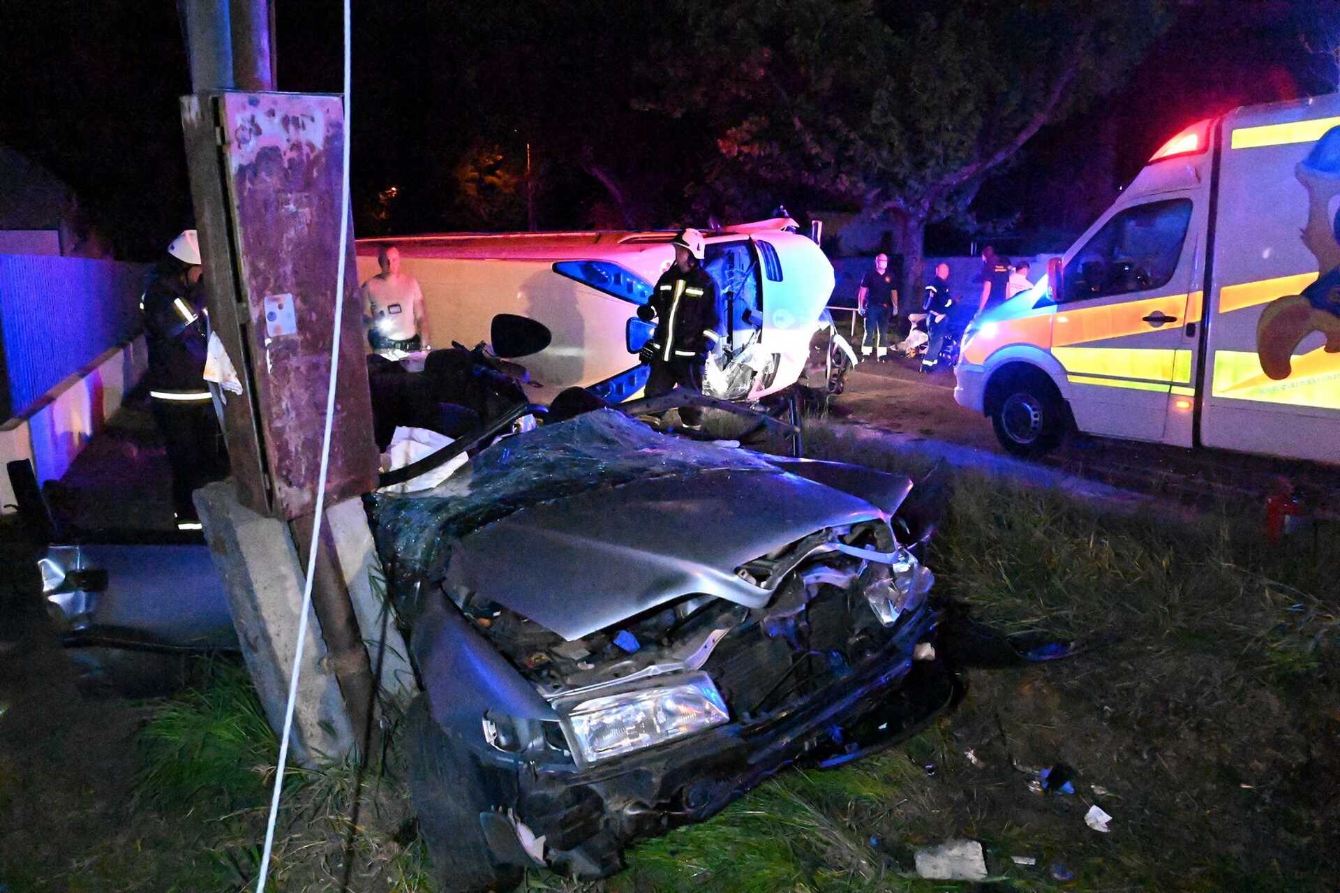 Mentőautó és személygépkocsi ütközött Csepelen, egy ember meghalt