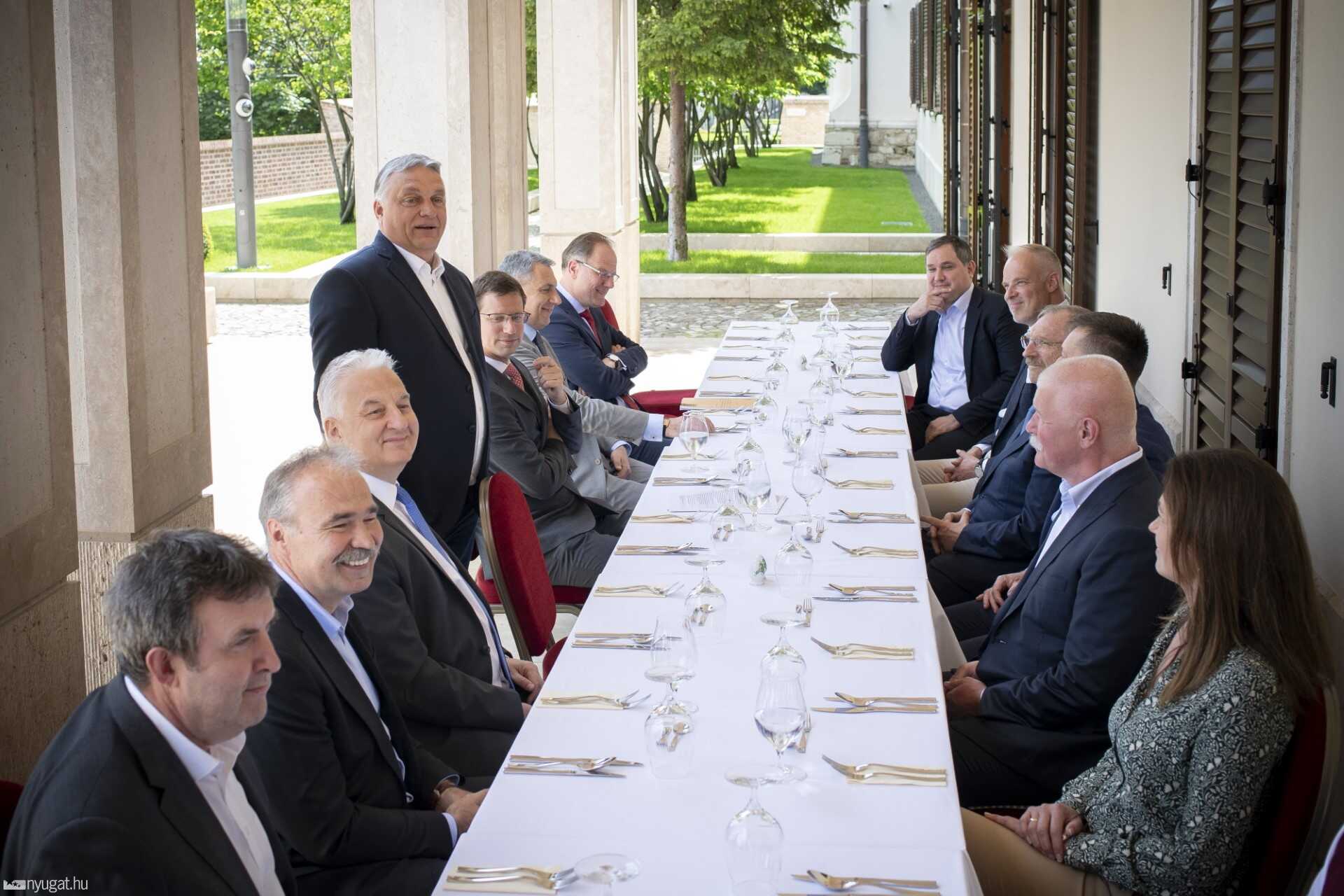 Orbán Viktor kormánya megalakításáról egyeztetett 
