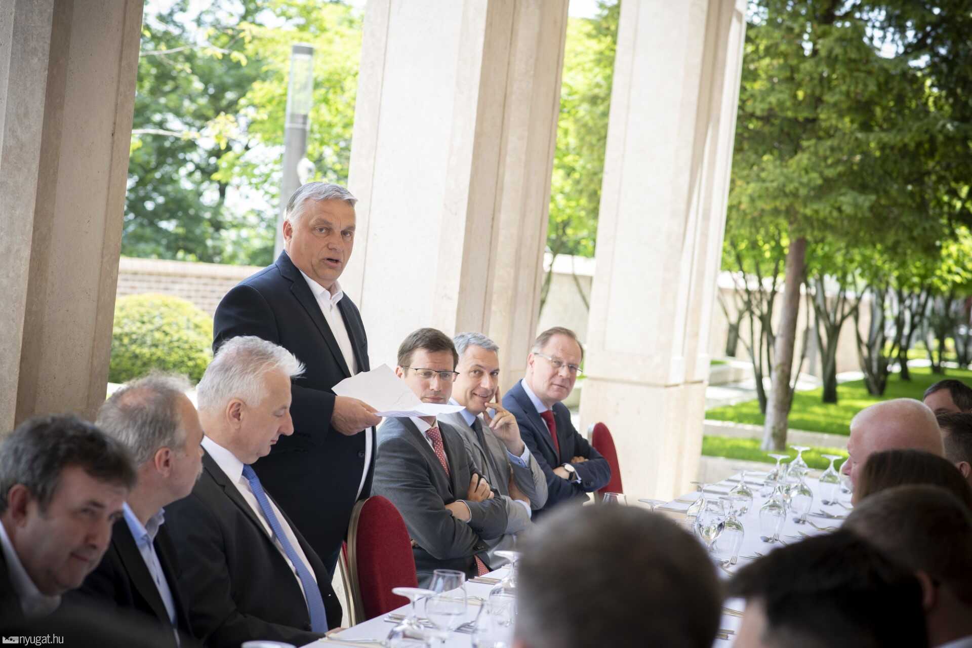 Orbán Viktor kormánya megalakításáról egyeztetett 