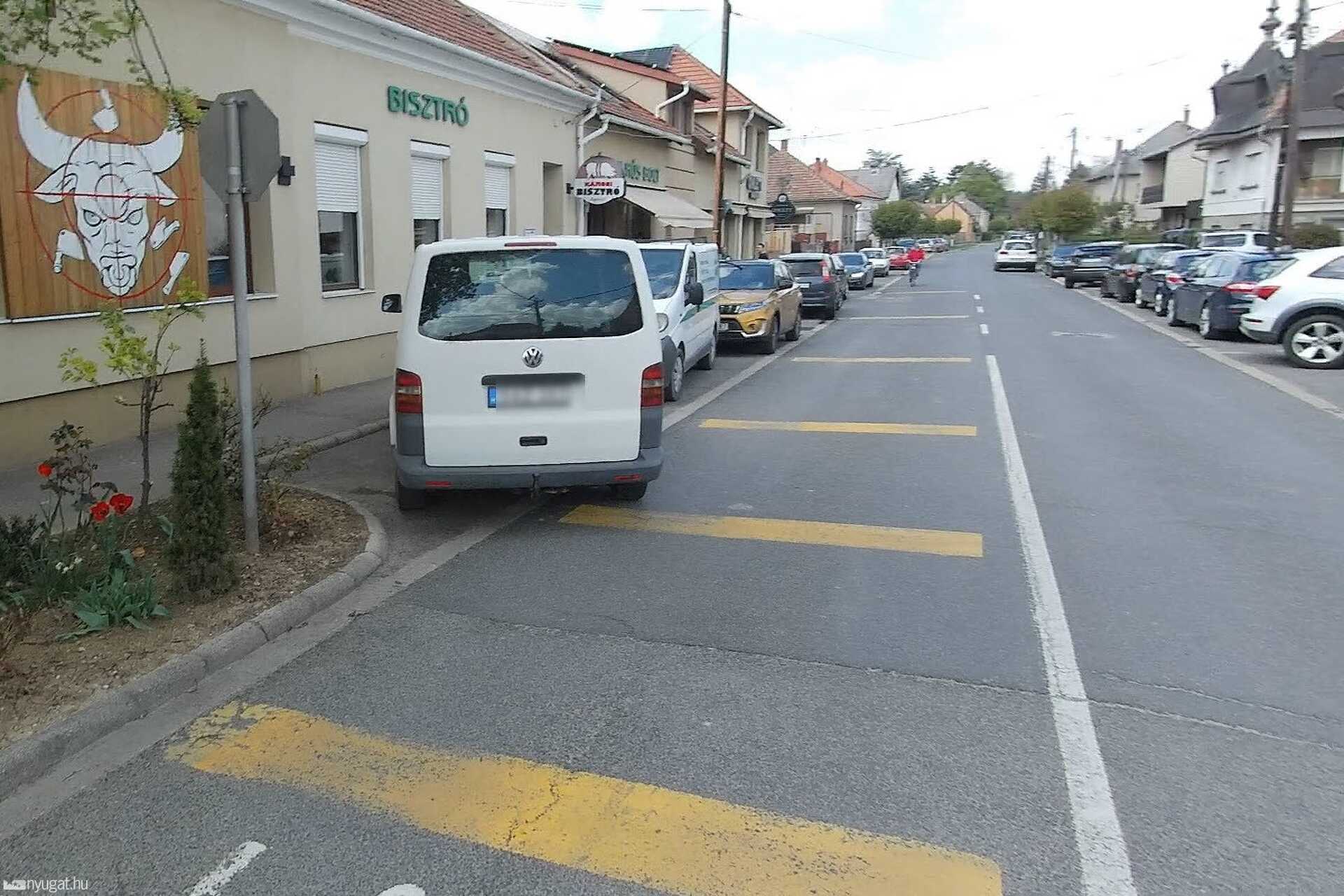 Szabálytalan és kreatív parkolások Szombathelyen