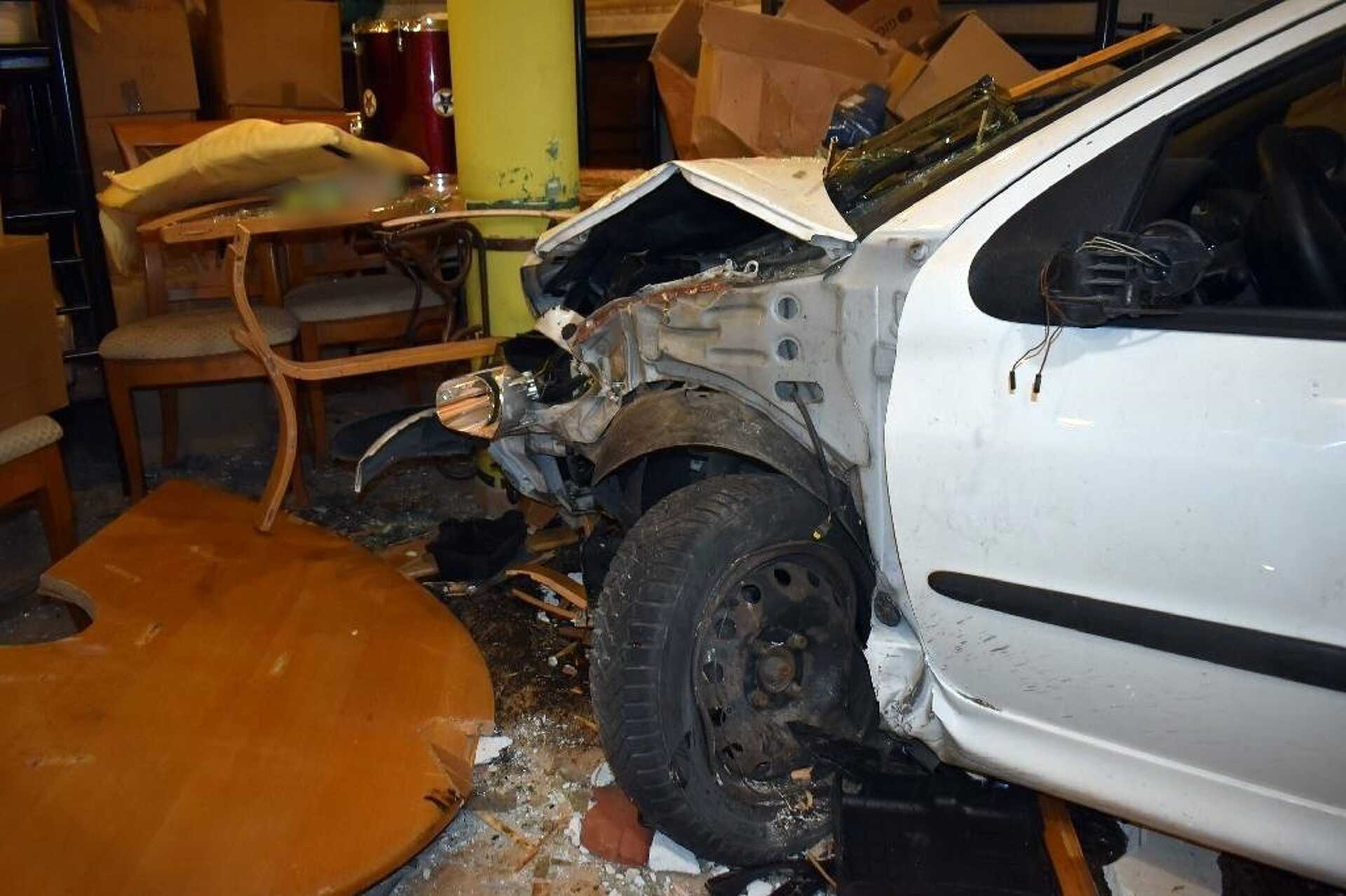 Étterembe hajtott egy ittas autós Zalaegerszegen