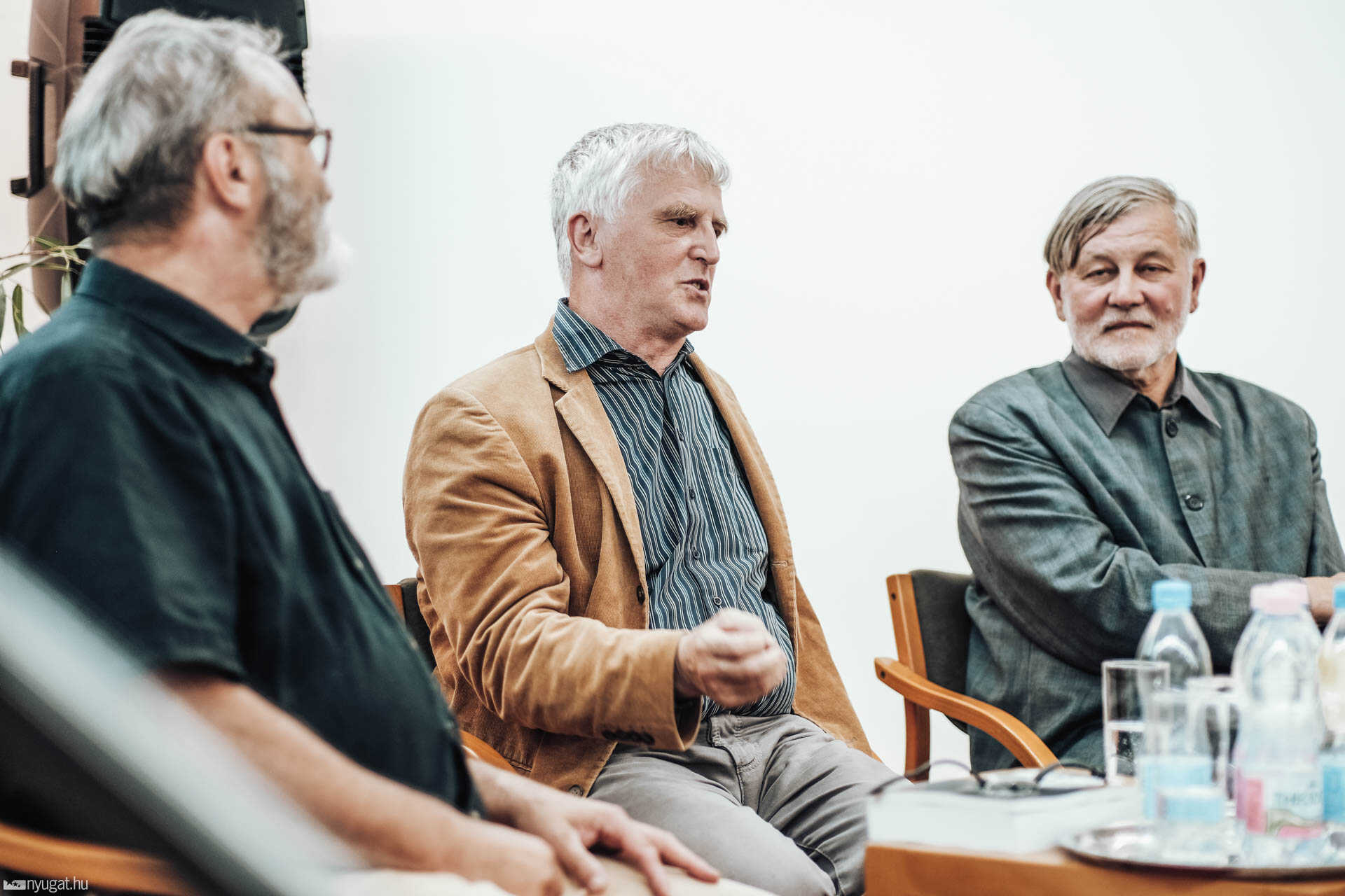 Kettős könyvbemutató a Berzsenyi Dániel Könyvtárban