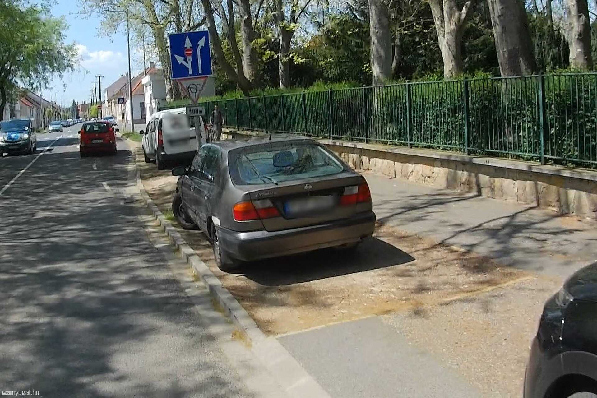 Szabálytalan és kreatív parkolások Szombathelyen