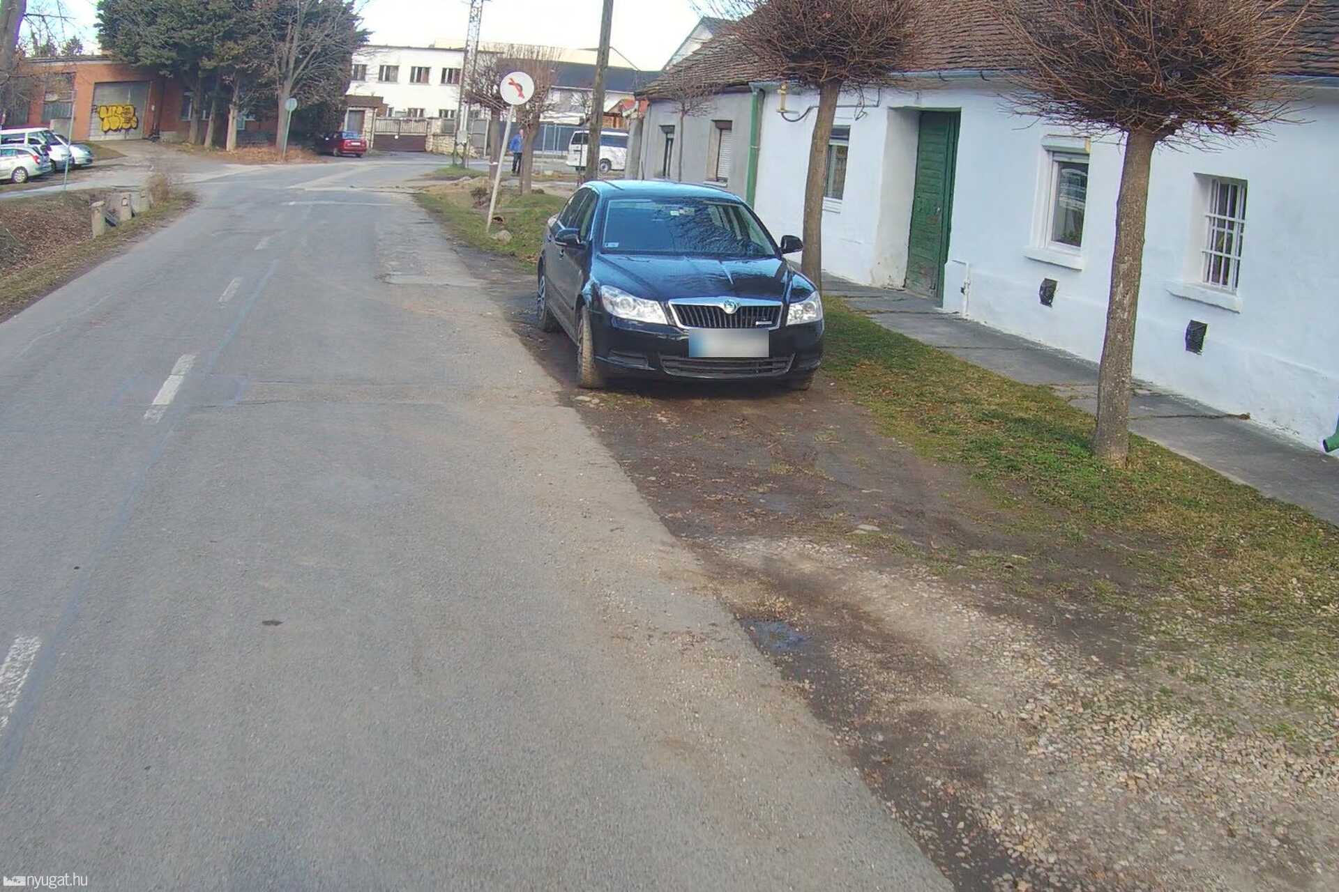 Szabálytalan és kreatív parkolások Szombathelyen