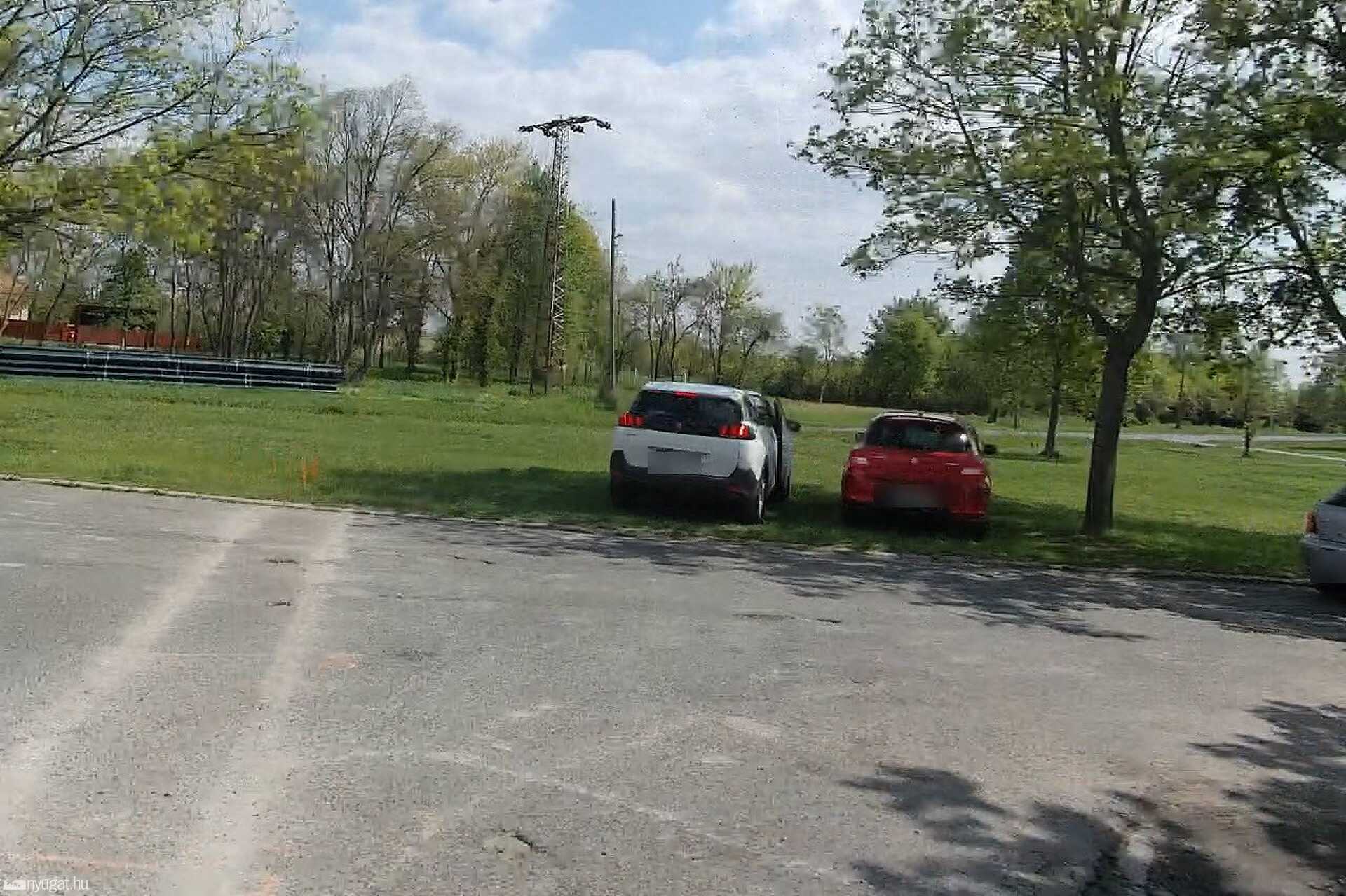 Szabálytalan és kreatív parkolások Szombathelyen