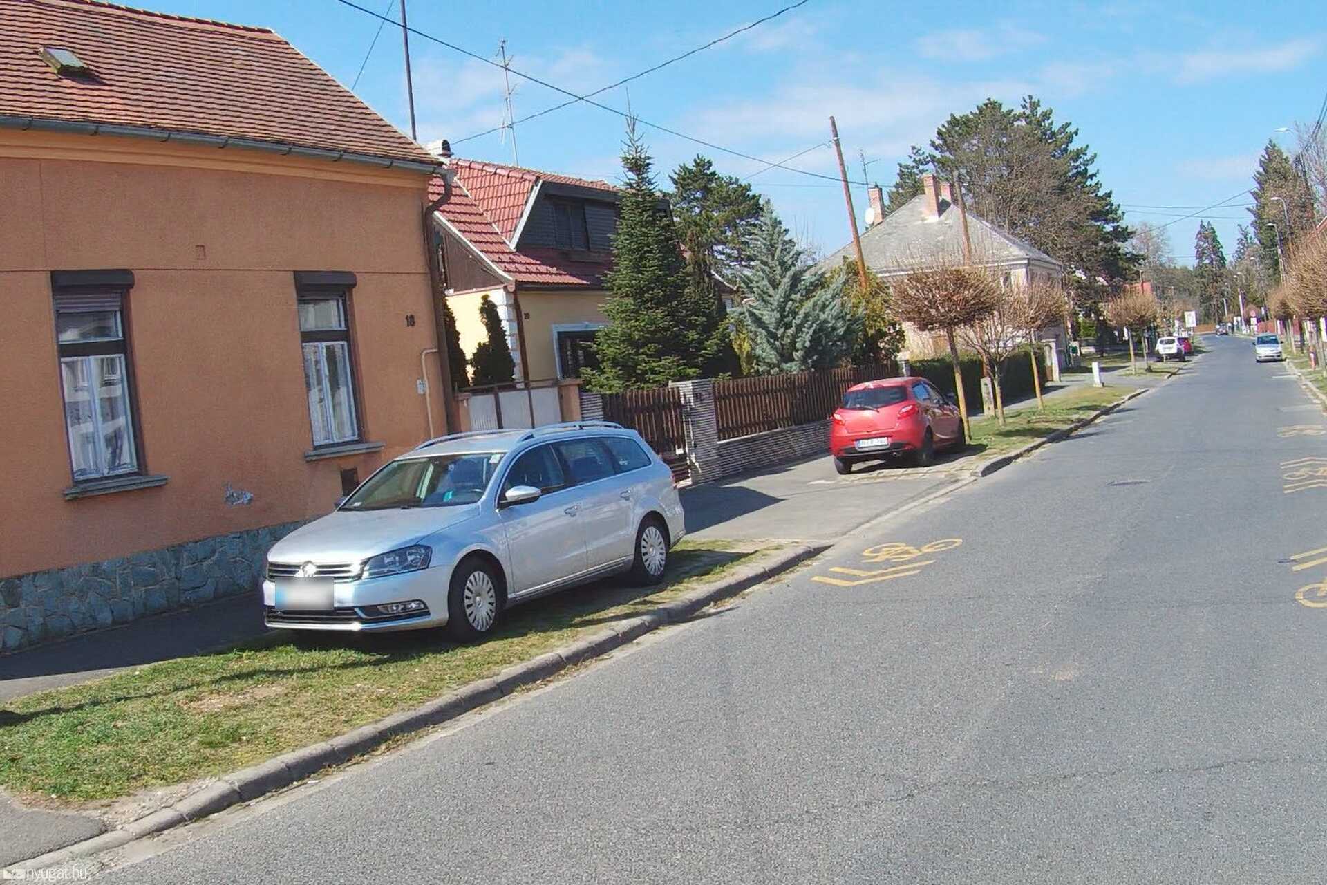 Szabálytalan és kreatív parkolások Szombathelyen